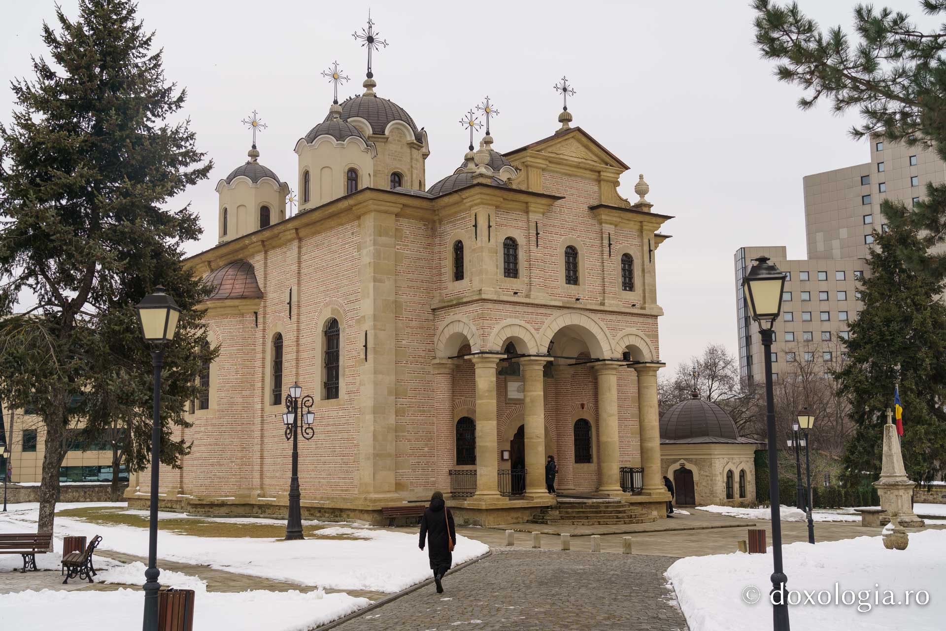 Preasfințitul Părinte Nichifor Botoșăneanul a slujit la Mănăstirea Bărboi, în Duminica Lăsatului sec de brânză