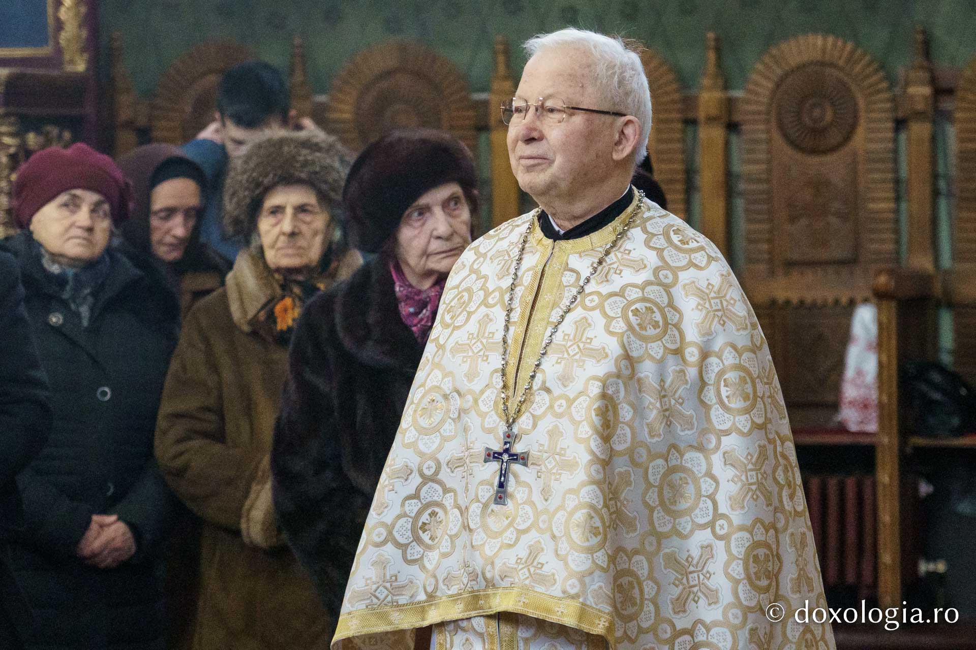 Preasfințitul Părinte Nichifor Botoșăneanul a slujit la Mănăstirea Bărboi, în Duminica Lăsatului sec de brânză