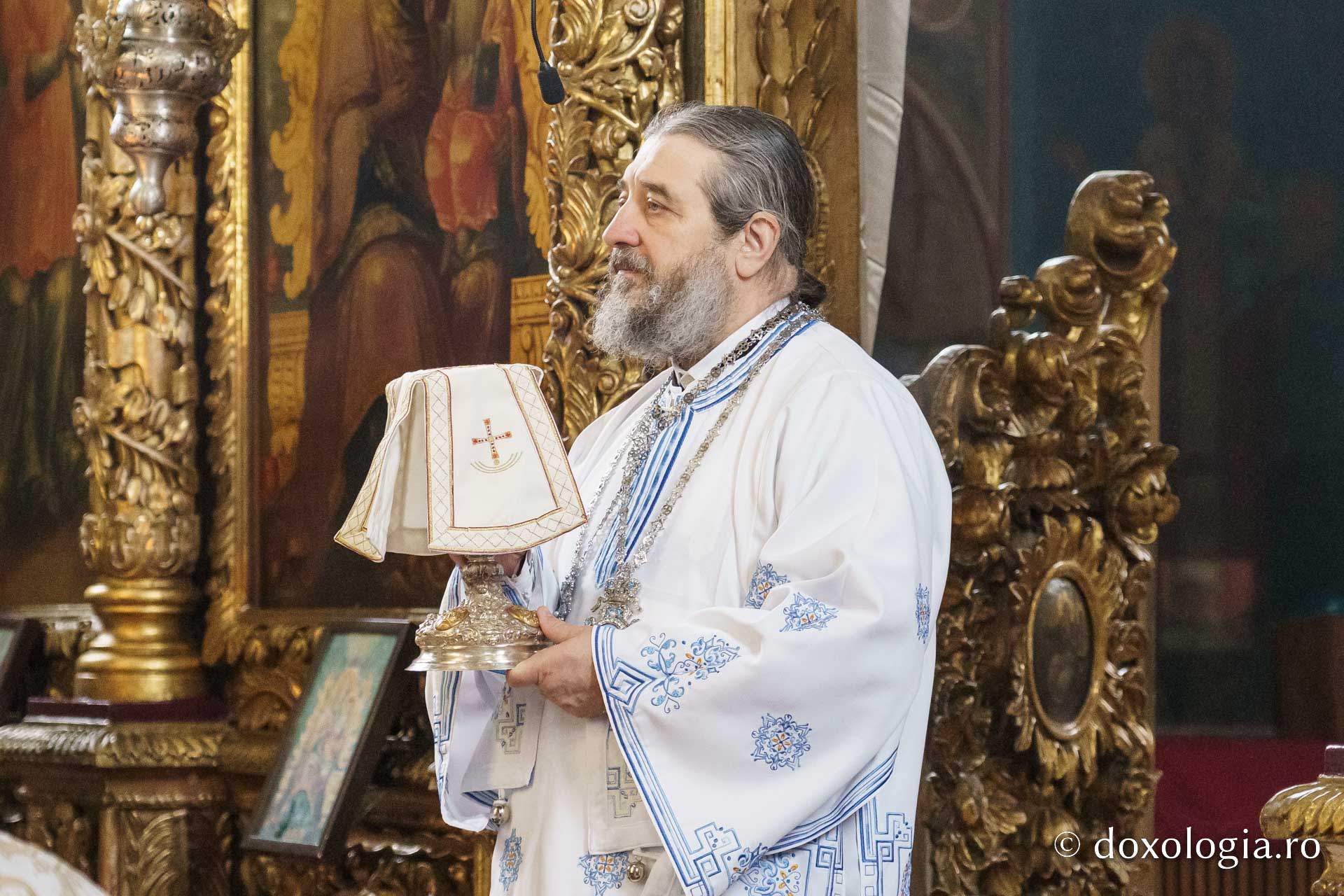 Preasfințitul Părinte Nichifor Botoșăneanul a slujit la Mănăstirea Bărboi, în Duminica Lăsatului sec de brânză