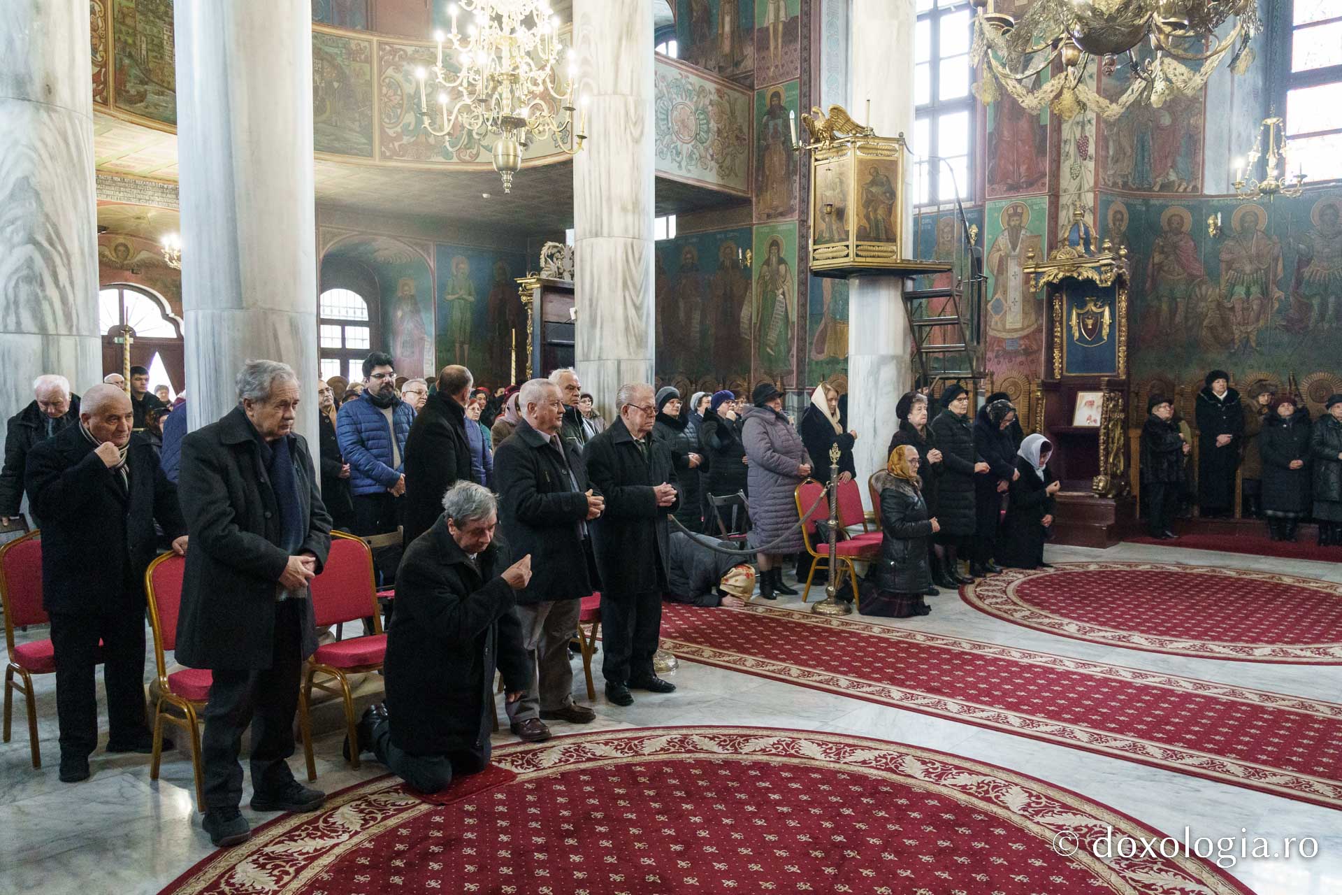 Preasfințitul Părinte Nichifor Botoșăneanul a slujit la Mănăstirea Bărboi, în Duminica Lăsatului sec de brânză