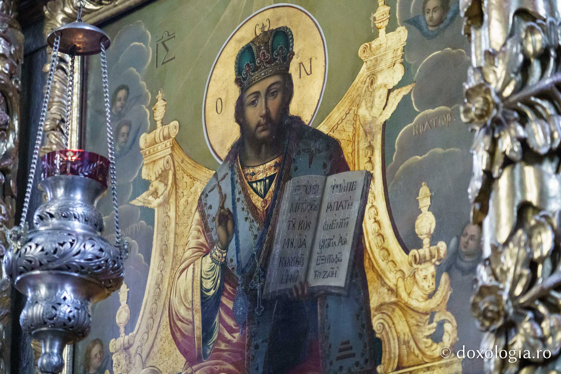 Preasfințitul Părinte Nichifor Botoșăneanul a slujit la Mănăstirea Bărboi, în Duminica Lăsatului sec de brânză