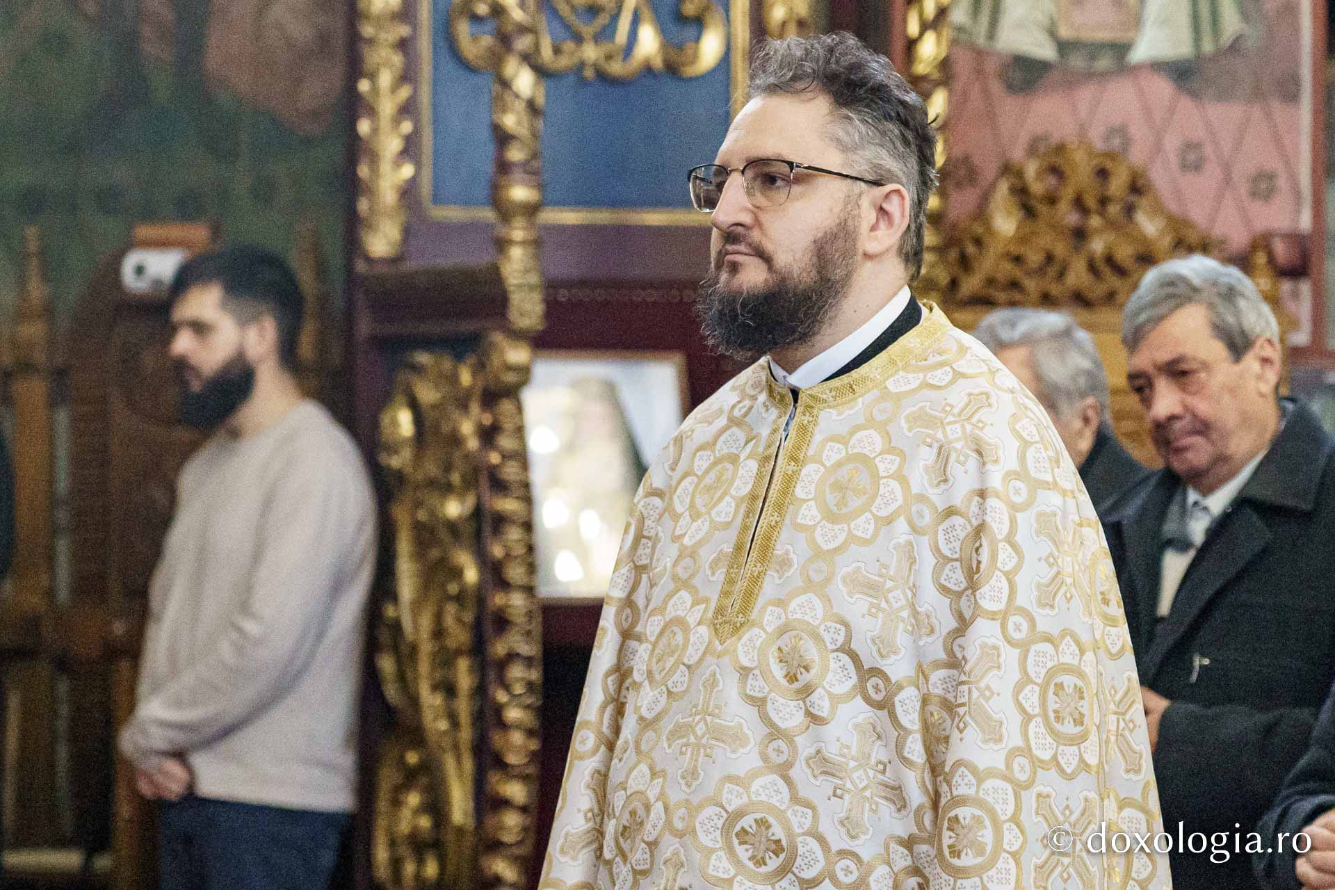 Preasfințitul Părinte Nichifor Botoșăneanul a slujit la Mănăstirea Bărboi, în Duminica Lăsatului sec de brânză