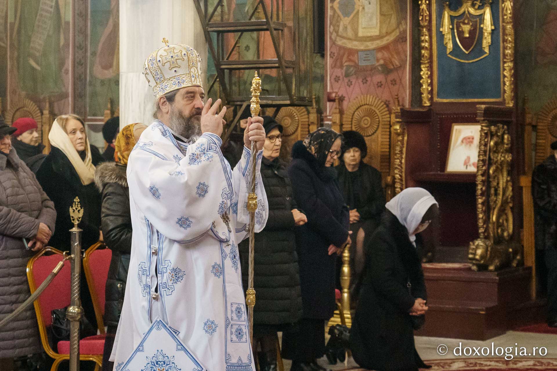 Preasfințitul Părinte Nichifor Botoșăneanul a slujit la Mănăstirea Bărboi, în Duminica Lăsatului sec de brânză