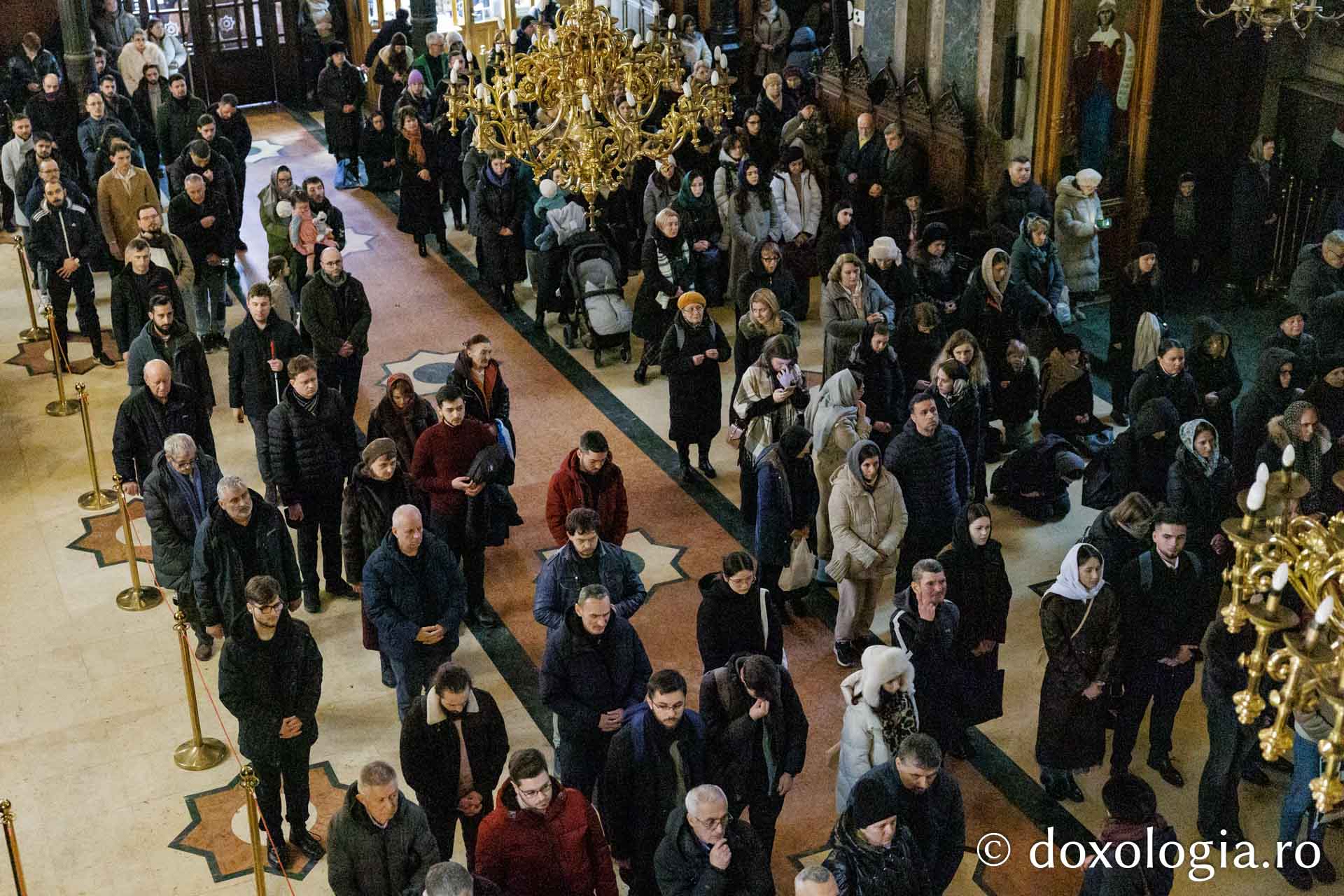 IPS Teofan a oficiat Pavecernița Mare în a patra zi din Postul Mare: „Avem încă vreme să ne întoarcem mintea către Dumnezeu”