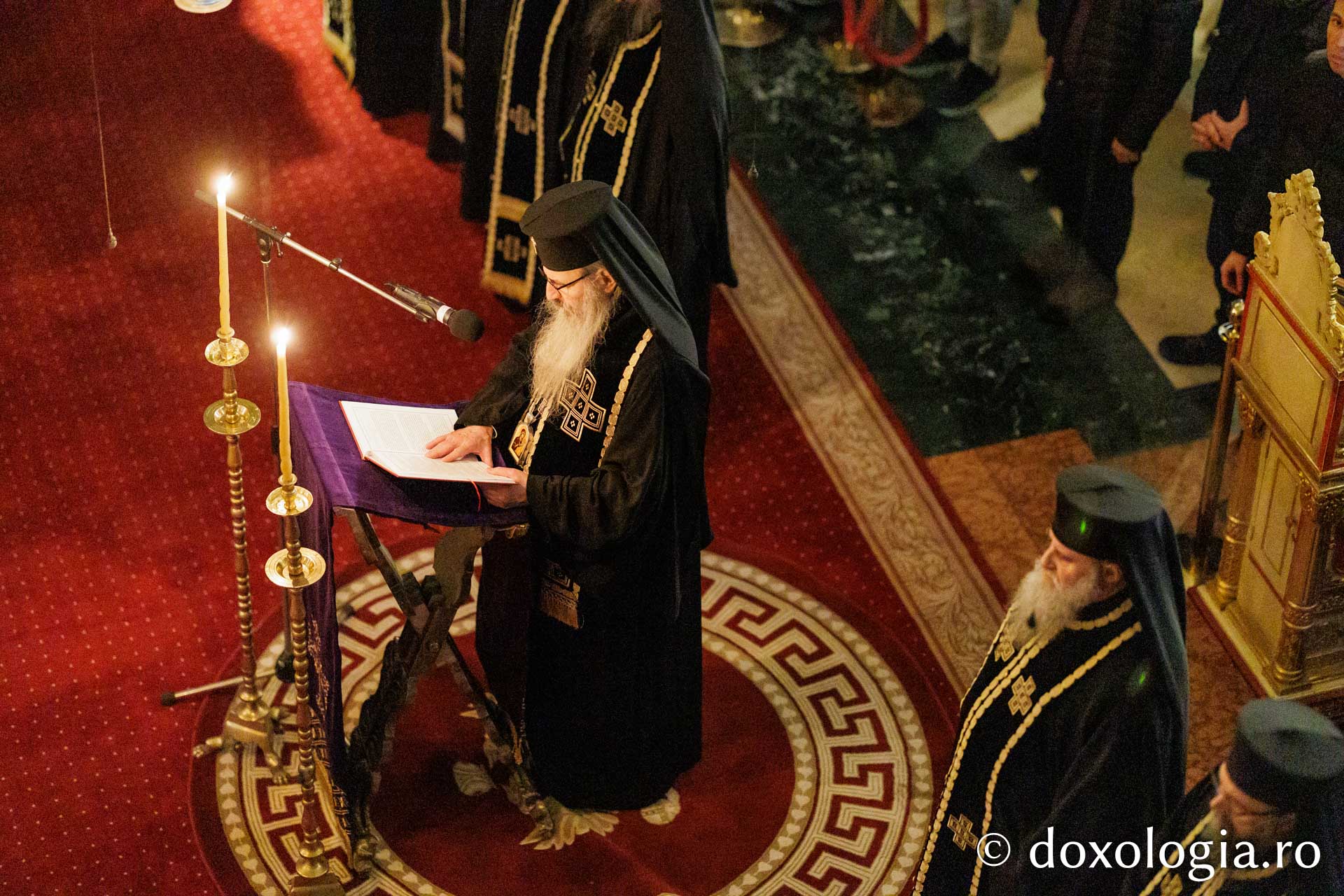 IPS Teofan a oficiat Pavecernița Mare în a patra zi din Postul Mare: „Avem încă vreme să ne întoarcem mintea către Dumnezeu”