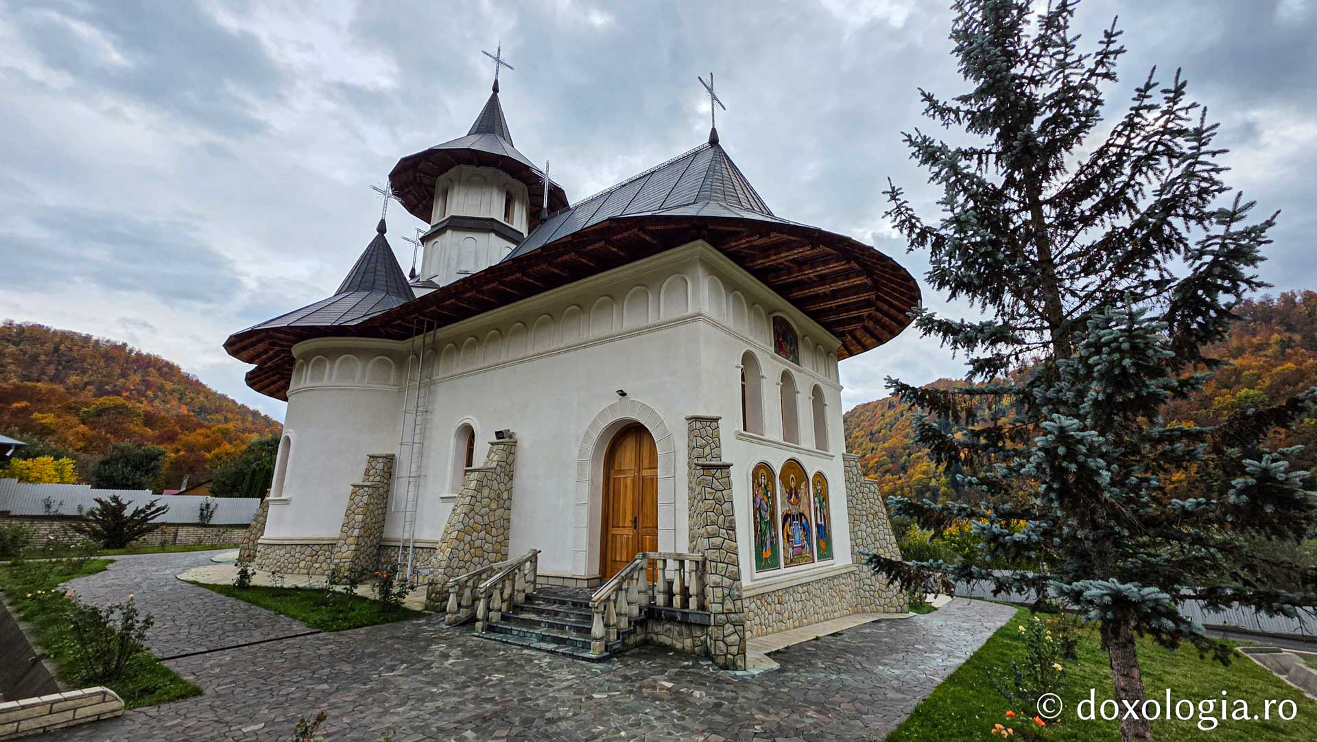 Mănăstirea Lepșa - Biserica cu hramul Izvorul Tămăduirii