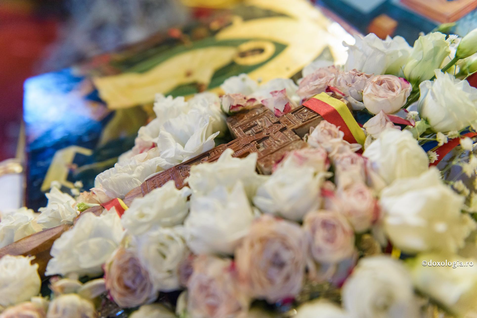 Sfanta Cruce - Învierea Domnului