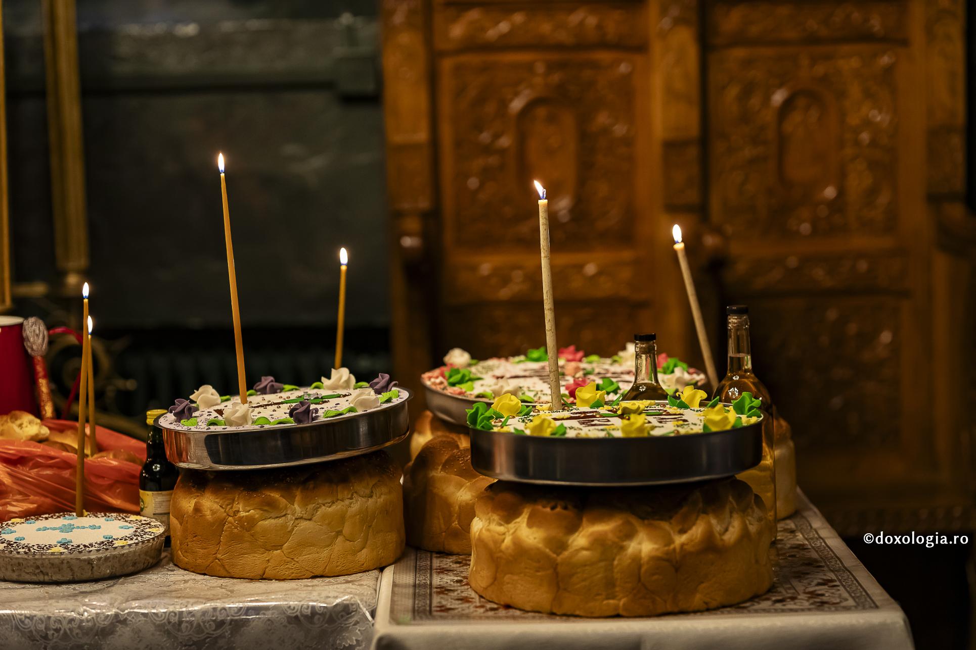 colaci si colive la vesnica pomenire