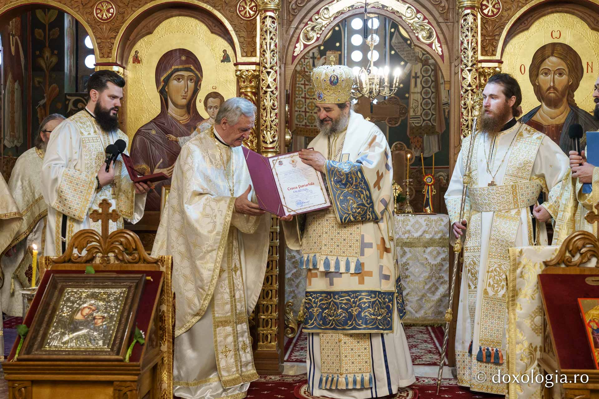 Moment istoric la Biserica Galata din Iași: Astăzi au fost prezentați doi noi preoți slujitori