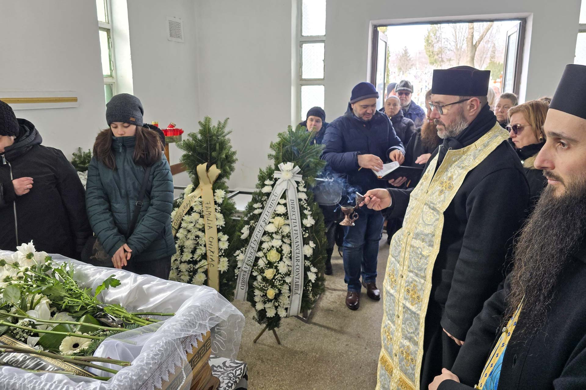 Comunitatea academică l-a condus pe ultimul drum pământesc pe lect. univ. dr. Radu-Paul Apetrei.