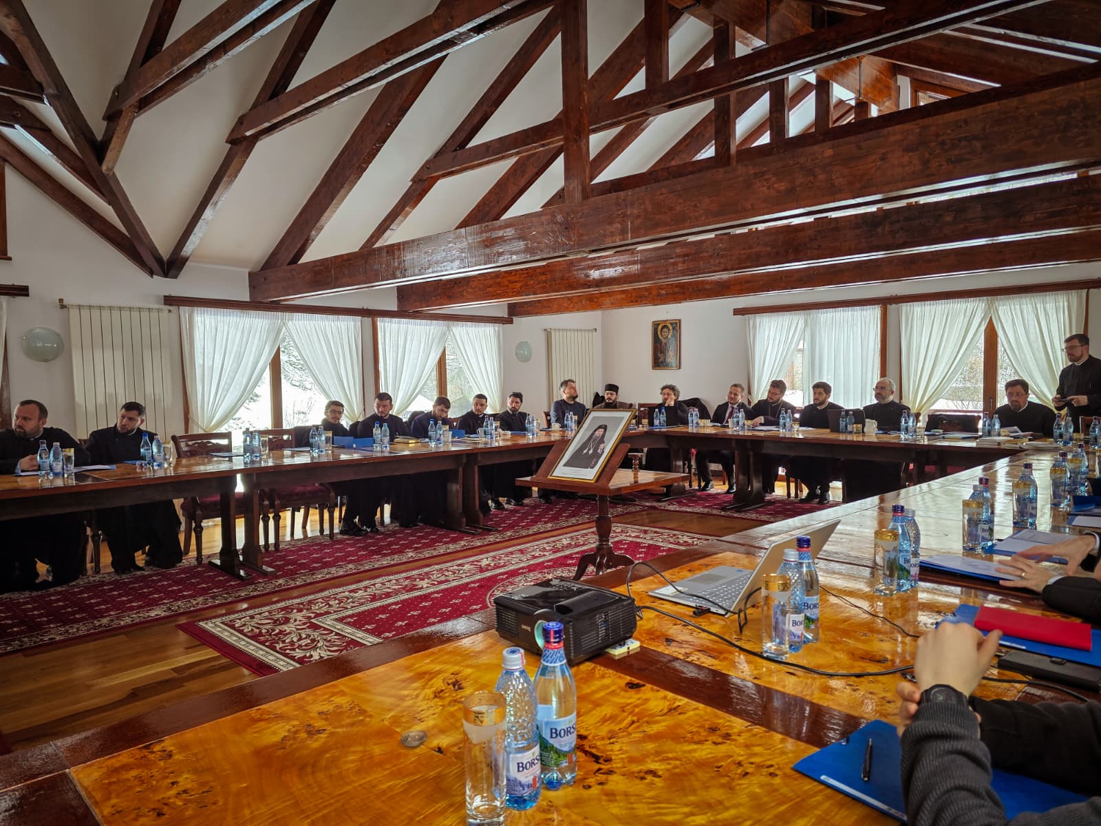 Atelier de formare catehetic la Mănăstirea Tismana – rod al parteneriatului dintre Mitropolia Moldovei și Bucovinei și Mitropolia Olteniei