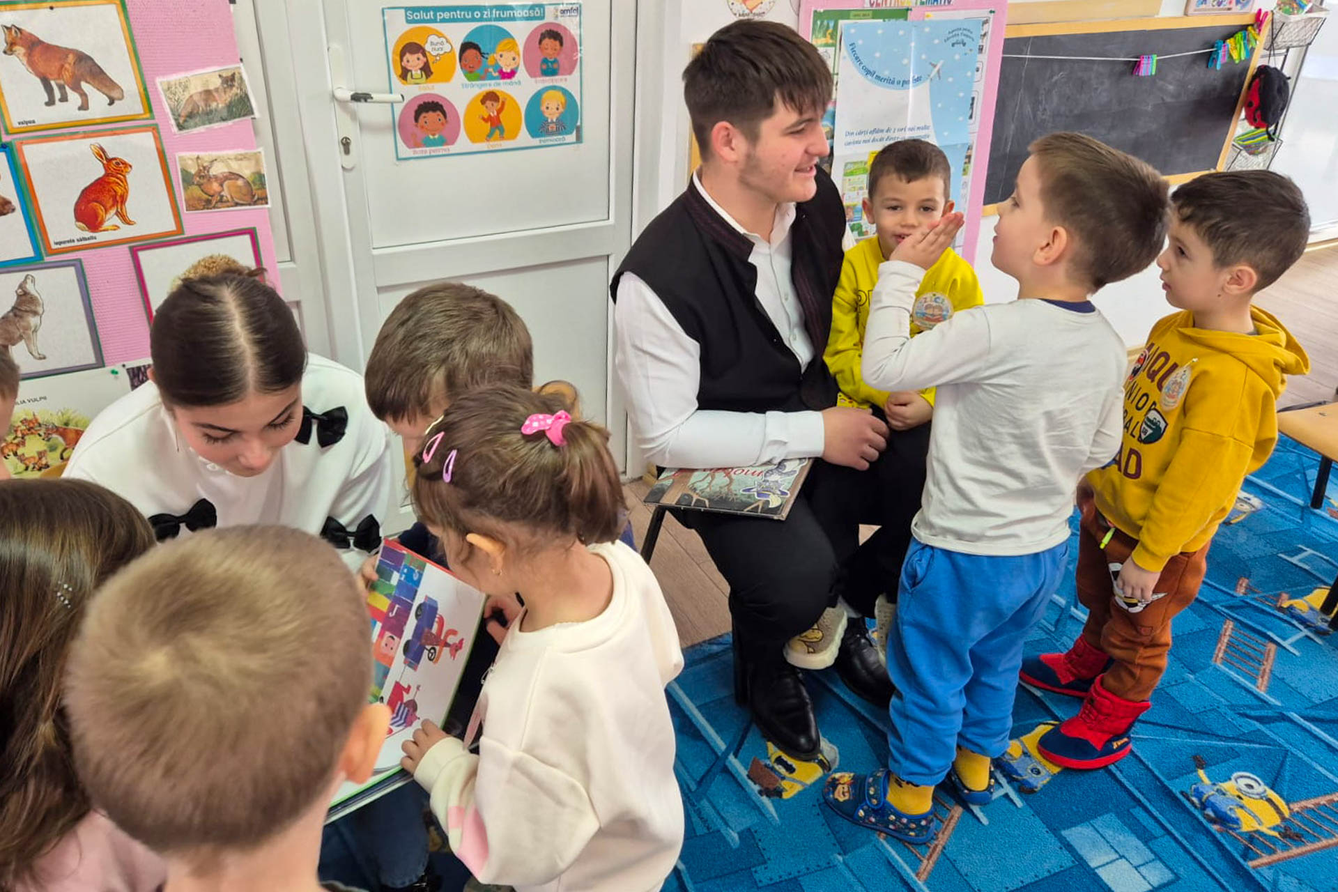 Ziua Internațională a Cititului Împreună la Seminarul de la Mănăstirea Neamț: o sărbătoare a cuvântului și a legăturilor între generații