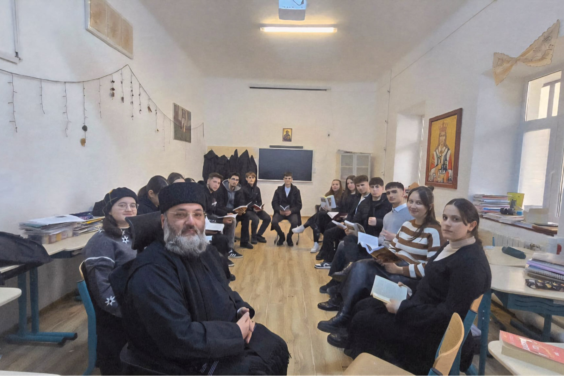 Ziua Internațională a Cititului Împreună la Seminarul de la Mănăstirea Neamț: o sărbătoare a cuvântului și a legăturilor între generații