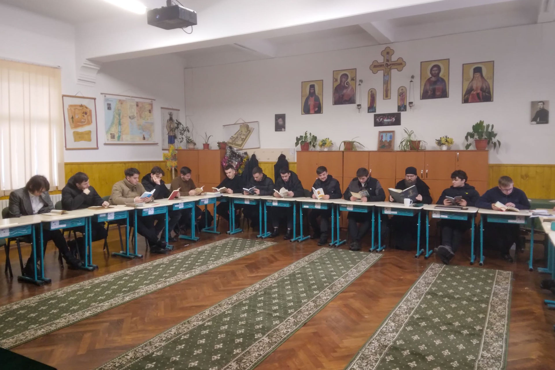 Ziua Internațională a Cititului Împreună la Seminarul de la Mănăstirea Neamț: o sărbătoare a cuvântului și a legăturilor între generații