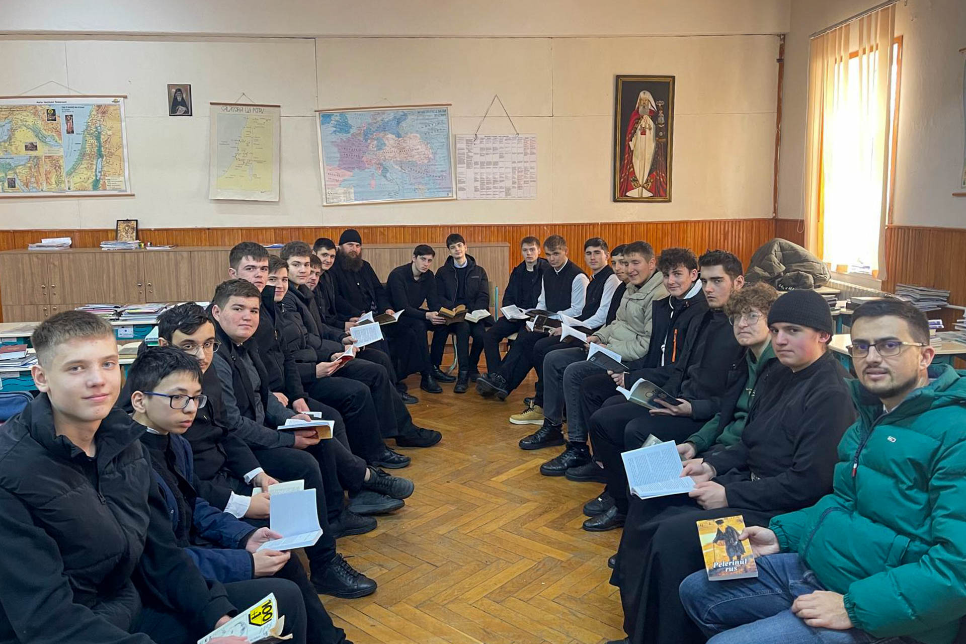 Ziua Internațională a Cititului Împreună la Seminarul de la Mănăstirea Neamț: o sărbătoare a cuvântului și a legăturilor între generații