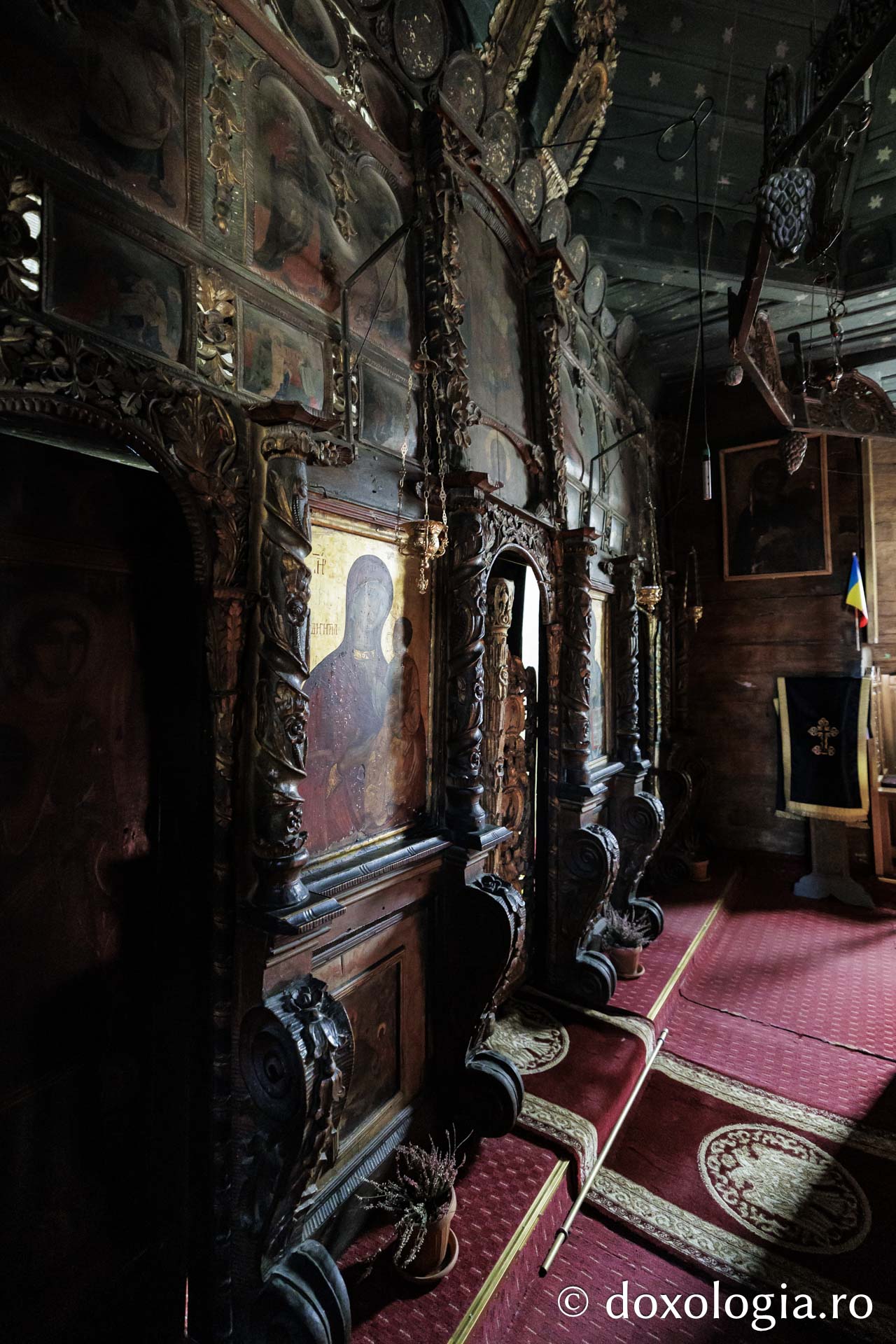 Catepeteasma din secolul al XVII-lea din biserica din Jigoreni