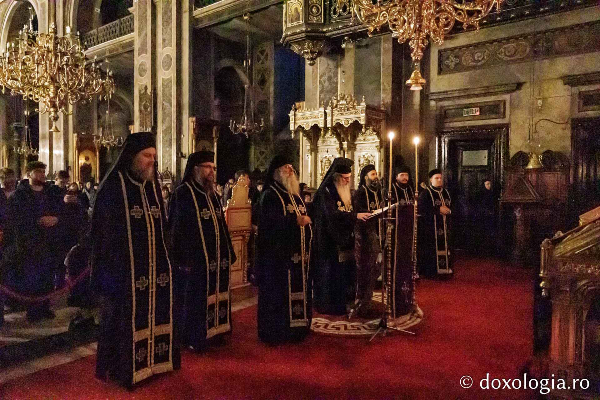 Prima denie din acest an, la Catedrala Mitropolitană: „Starea de pocăință înseamnă privirea fiecăruia în biografia proprie, sesizând prezența întunericului, a mormântului, a păcatului, a fărădelegii”