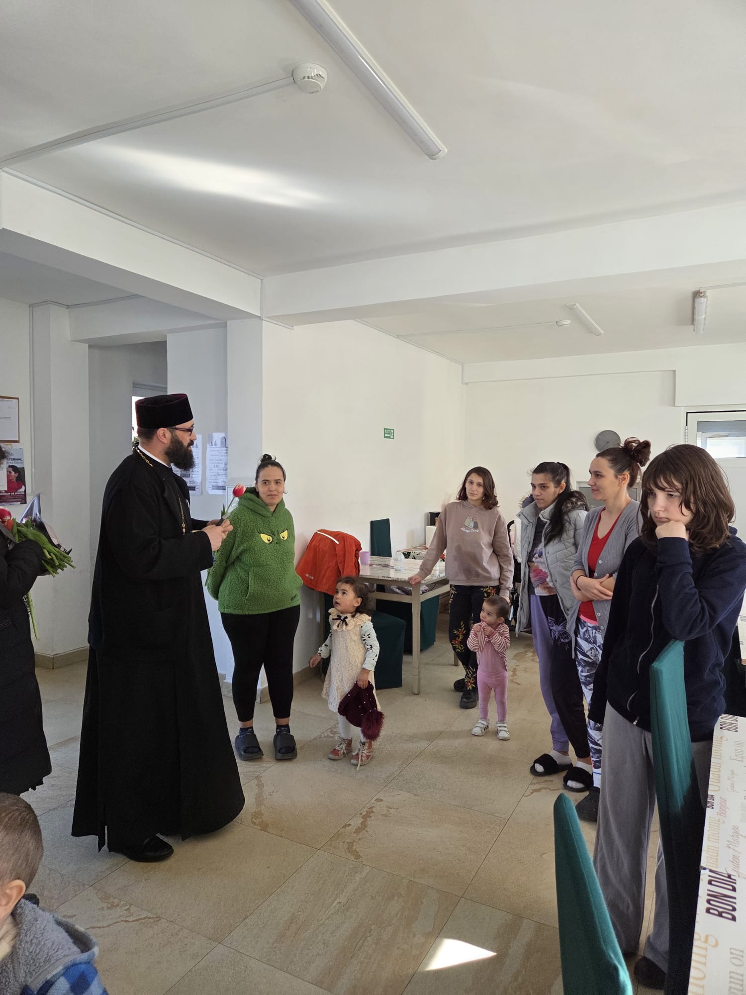 Acțiune social-filantropică în cadrul proiectului „Mamă, te iubesc!”, la Centrul „Casa Vieții – Sfânta Elena” din Valea Lupului