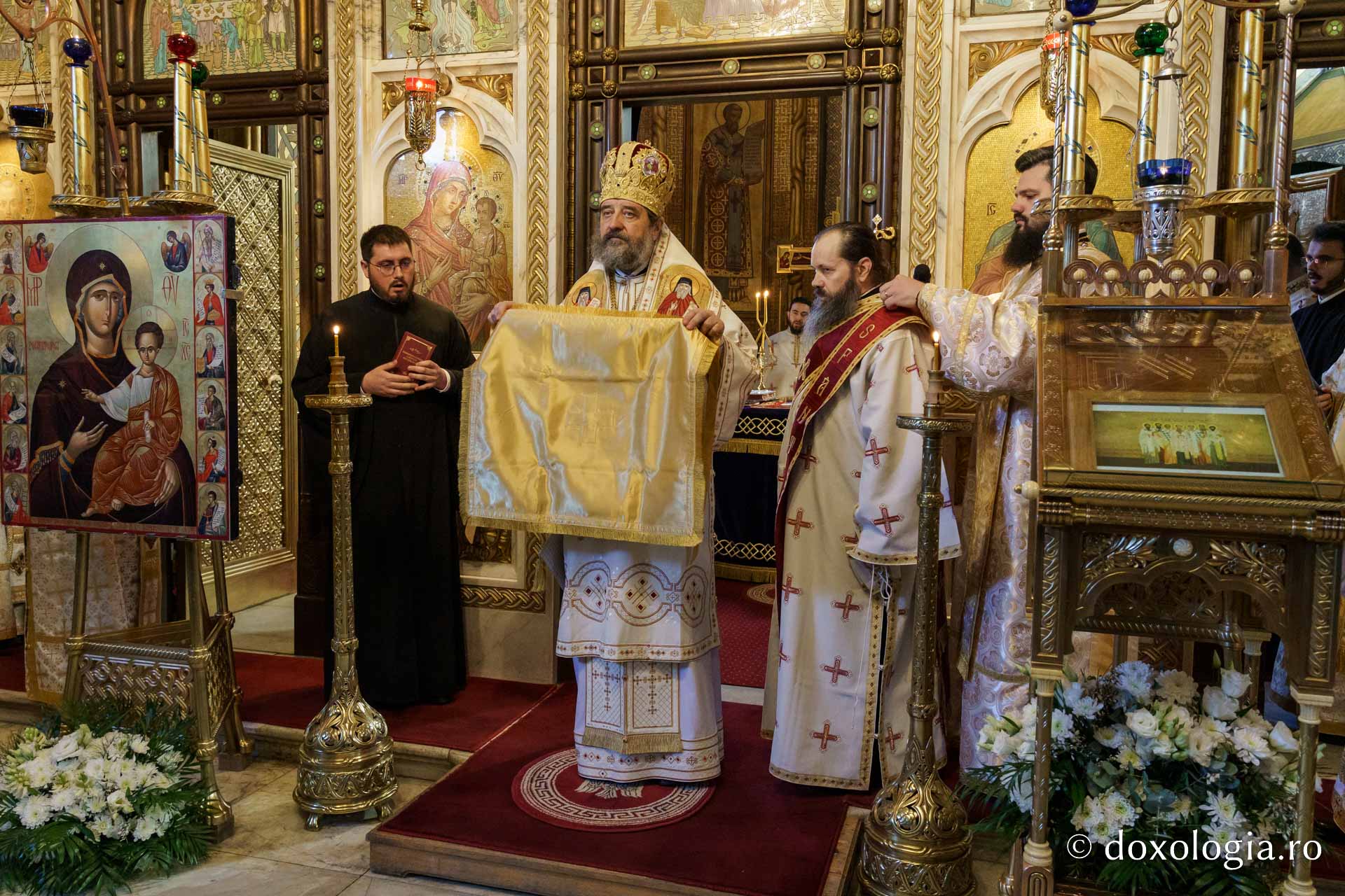 Cinci ani de la hirotonia întru arhiereu, sărbătoriți la Mănăstirea „Sfinții Trei Ierarhi” din Iași