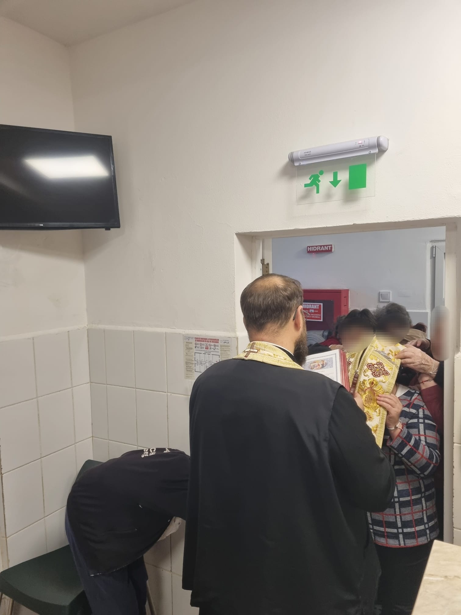 Bucurie și mângâiere pentru pacientele Spitalului Pădureni – Grajduri, de Ziua Femeii