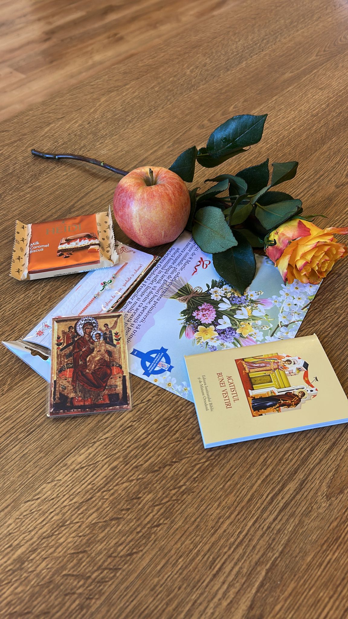 Un zâmbet și un mărțișor, în prag de primăvară, la IRO Iași