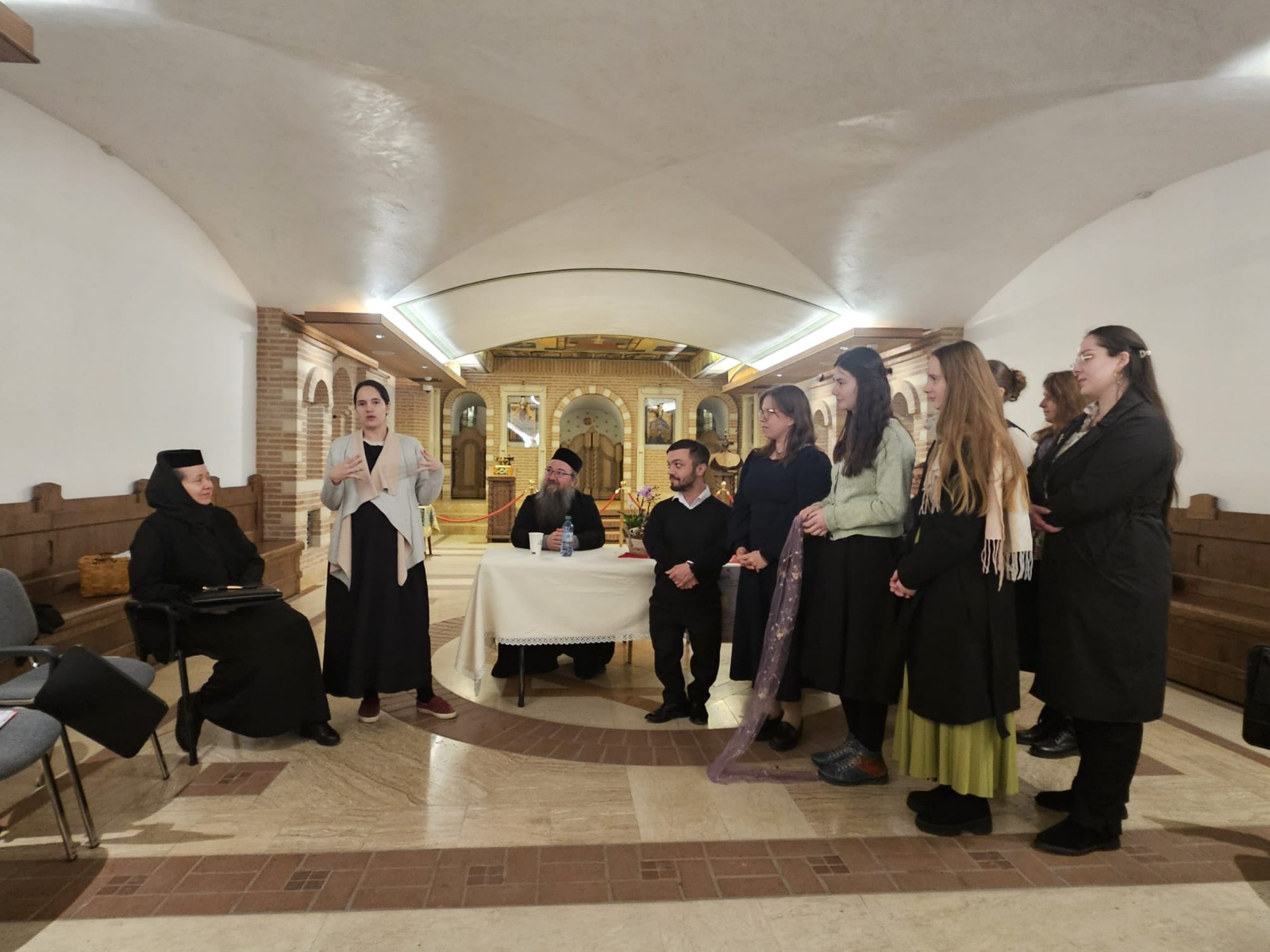 Masă rotundă despre provocările întemeierii unei familii, la Facultatea de Teologie din Iași