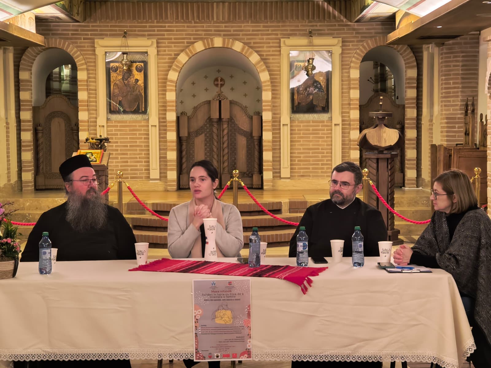 Masă rotundă despre provocările întemeierii unei familii, la Facultatea de Teologie din Iași