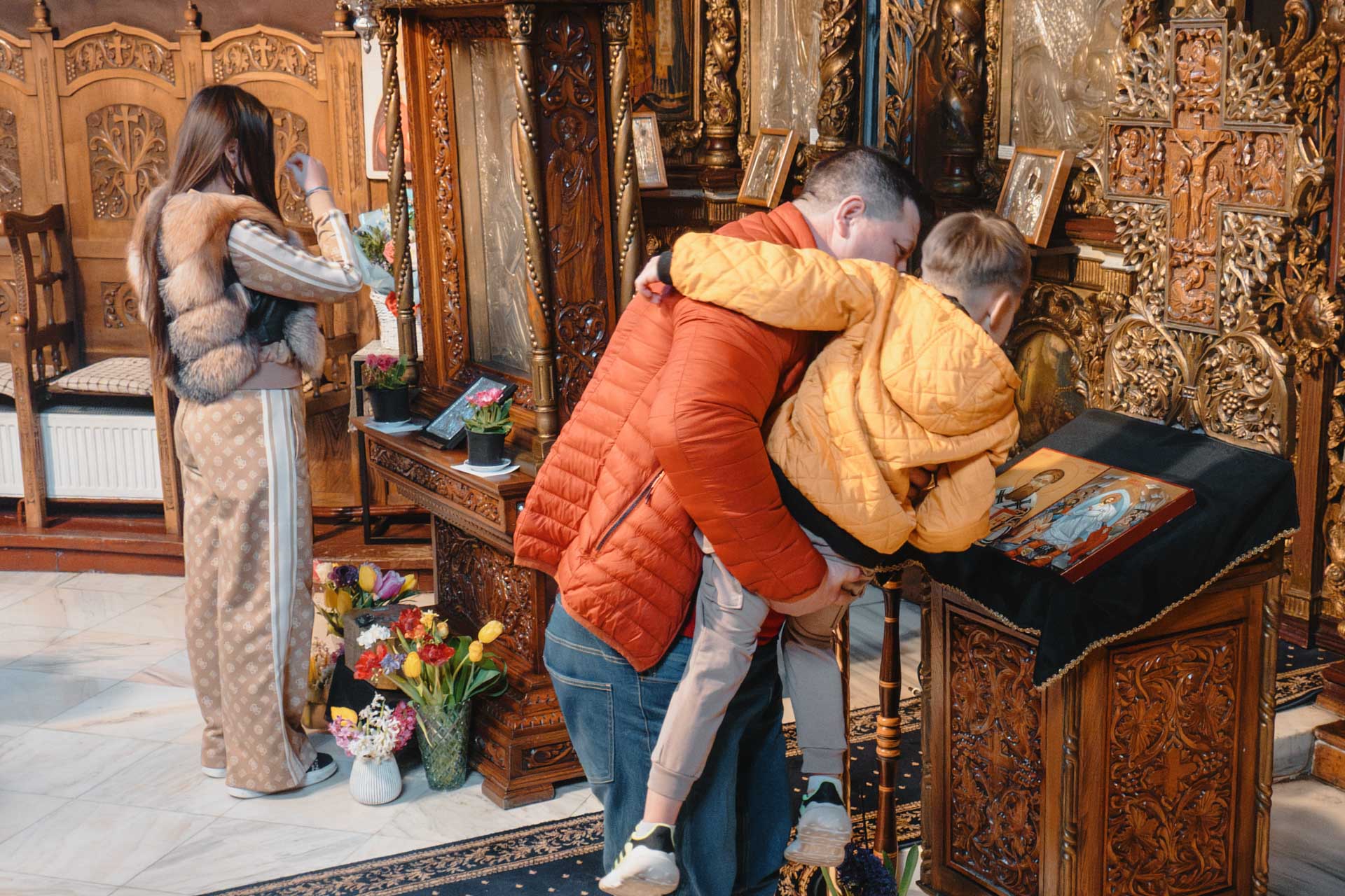 Primăvara Reîntâlnirii: Sub cupola Sfântului Haralambie, drumul spre casă trece prin inima familiei