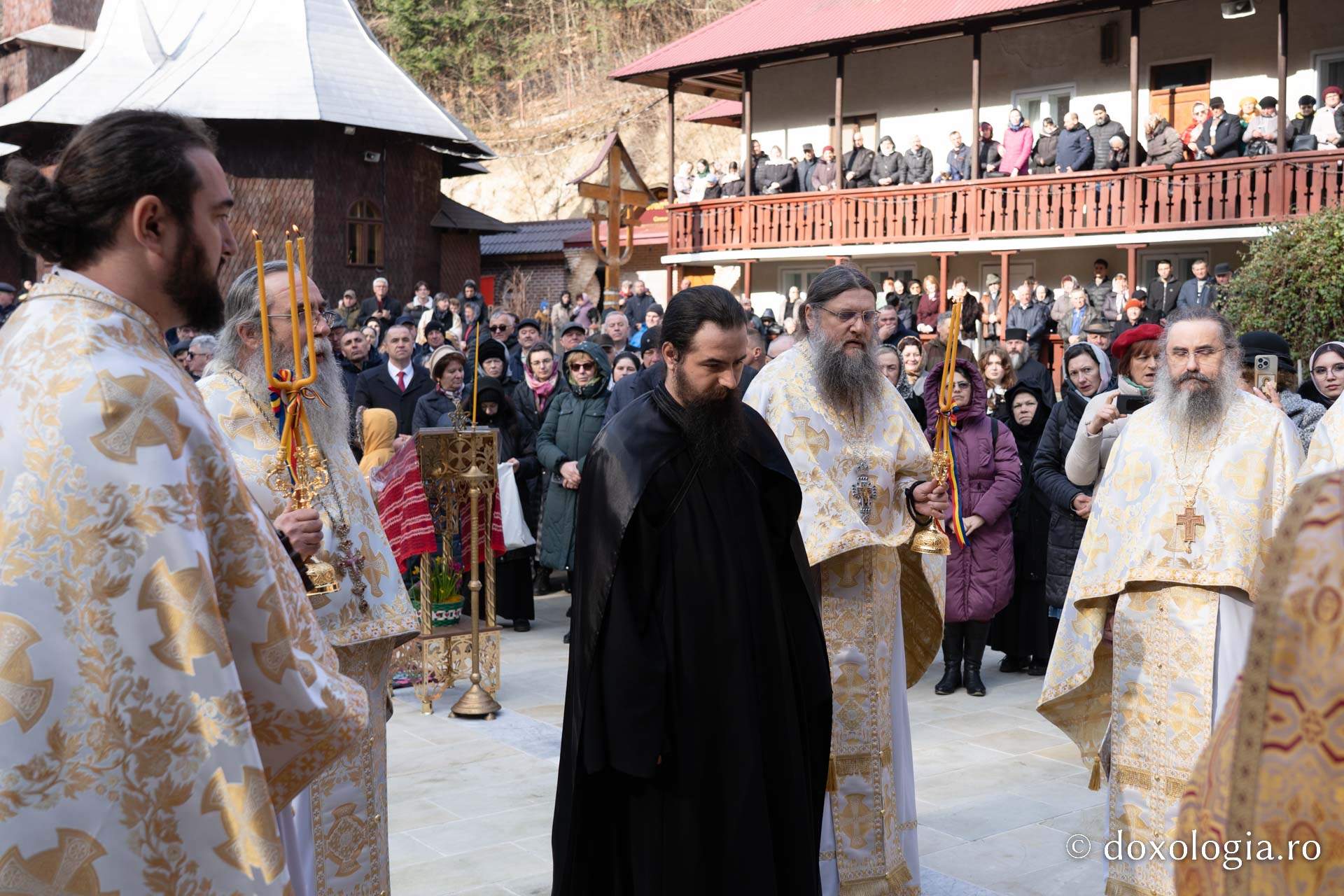 (Video) Mănăstirea Brusturi - Neamț, închinată eroilor neamului, are un nou stareț