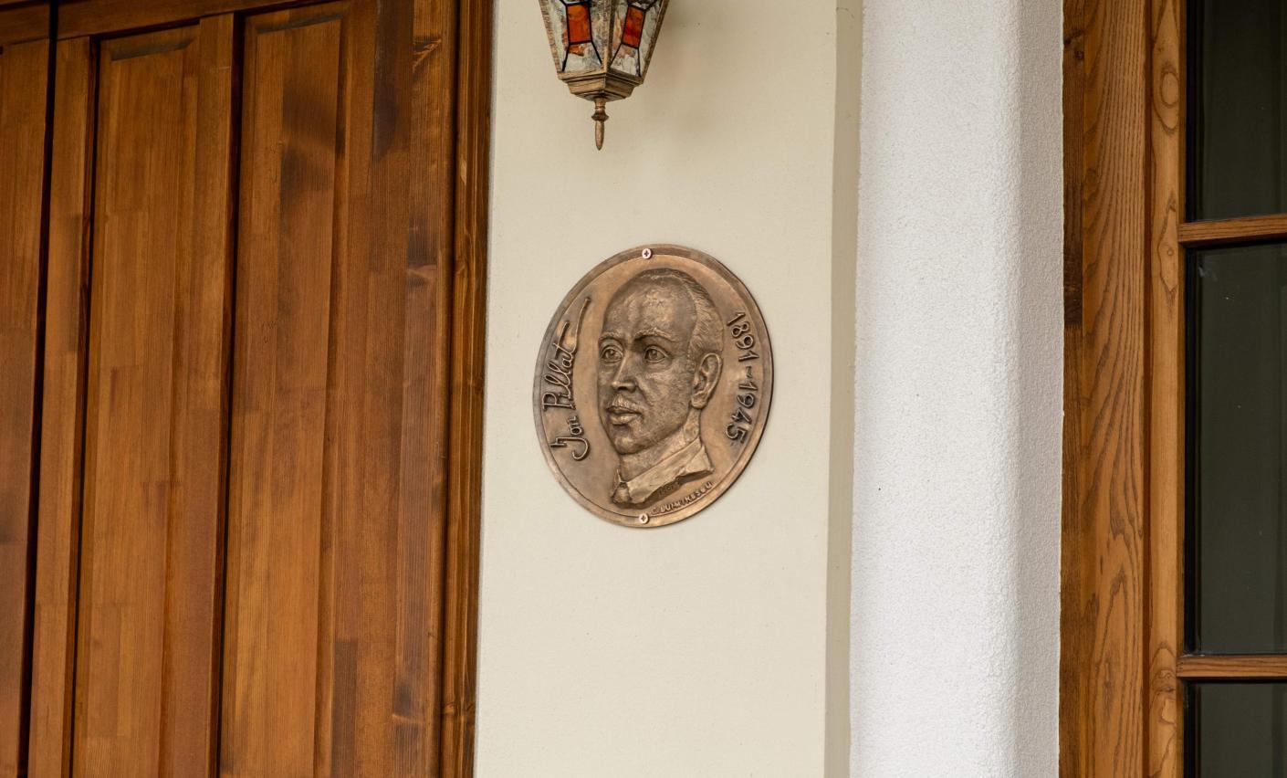 Pe urmele poetului Ion Pillat, la conacul familiei Pillat din Miorcani