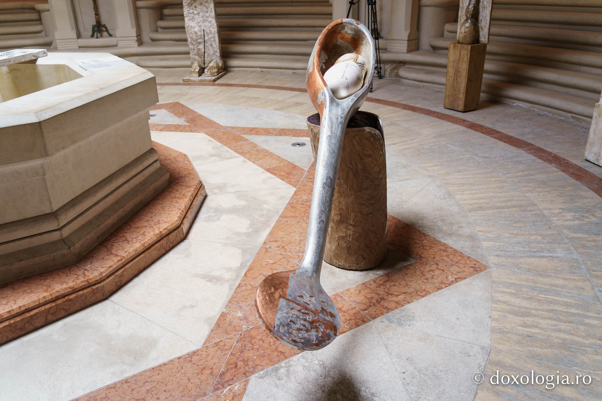 Expozitia „Euharistie” - sculptor Ovidiu-Nicolae Popa