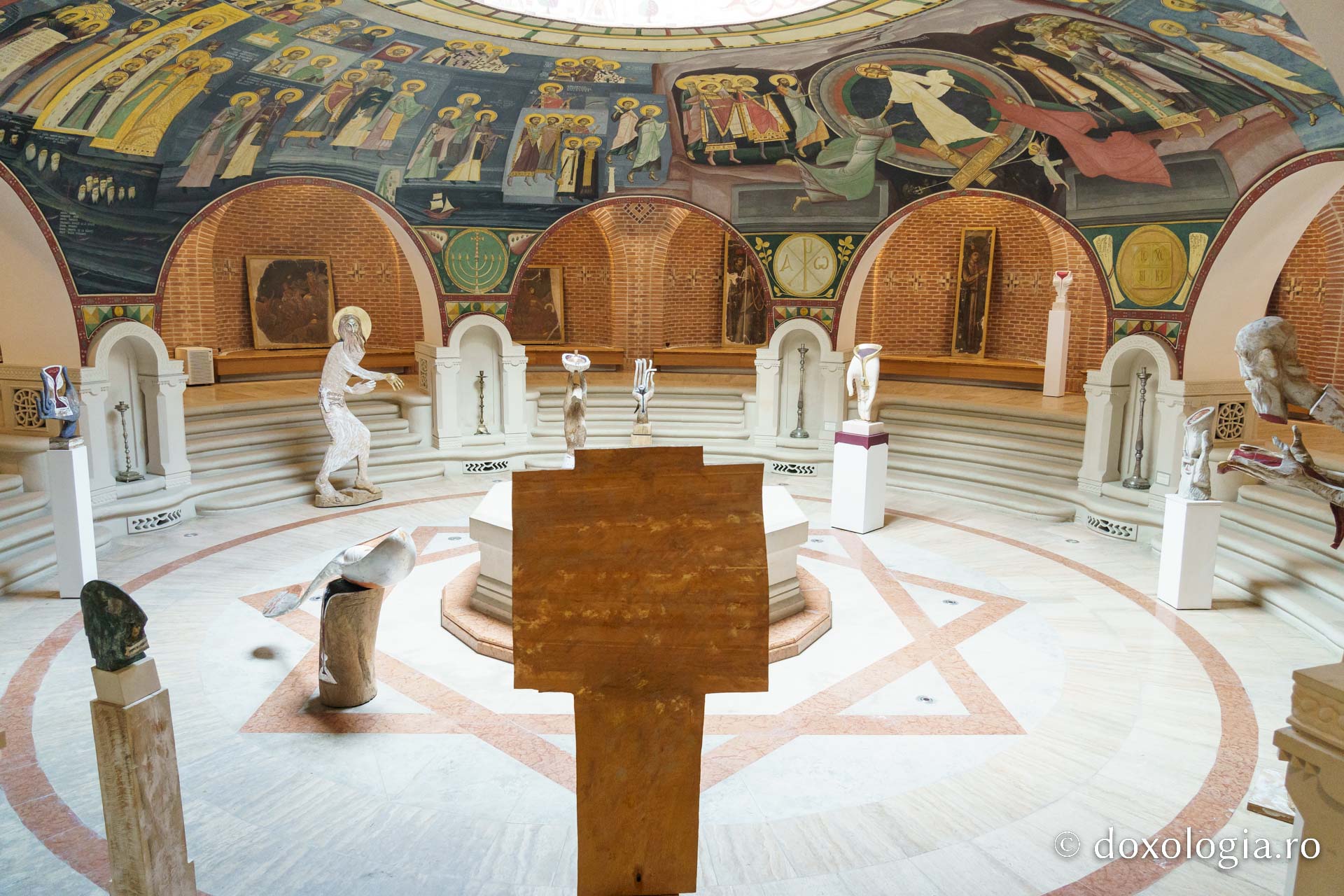 Expozitia „Euharistie” - sculptor Ovidiu-Nicolae Popa