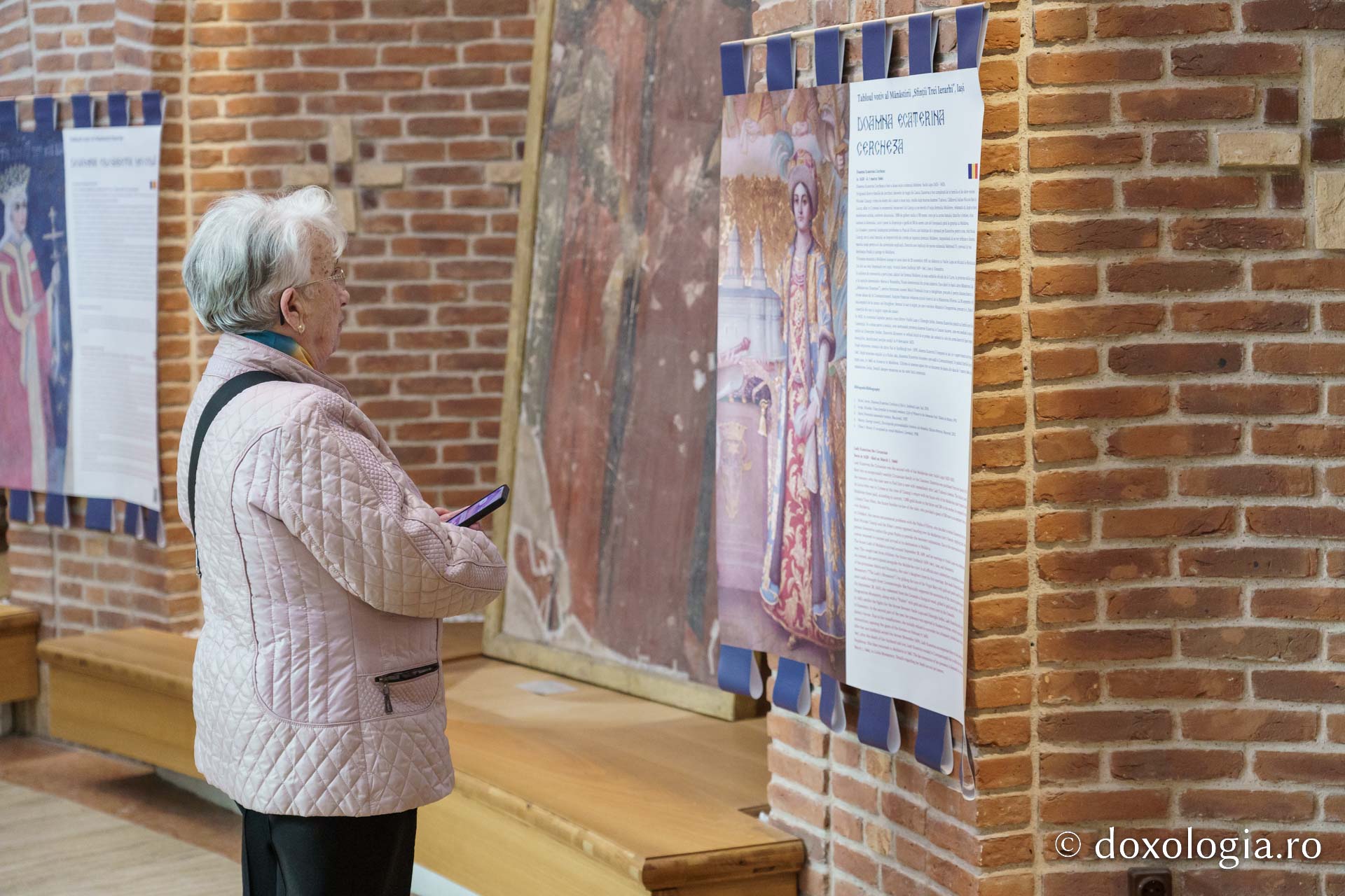 Vernisaj la Iași: expoziția „Doamnele Moldovei”, o incursiune în istoria și spiritualitatea feminină a spațiului moldav