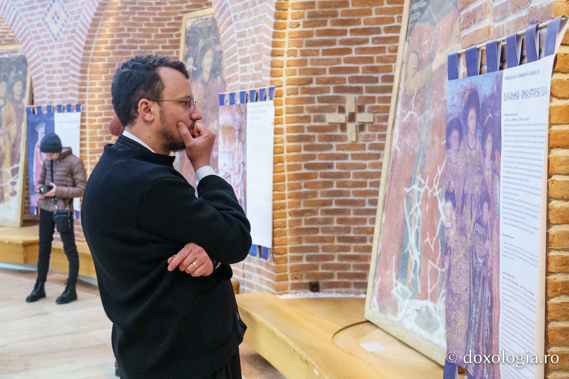 Vernisaj la Iași: expoziția „Doamnele Moldovei”, o incursiune în istoria și spiritualitatea feminină a spațiului moldav