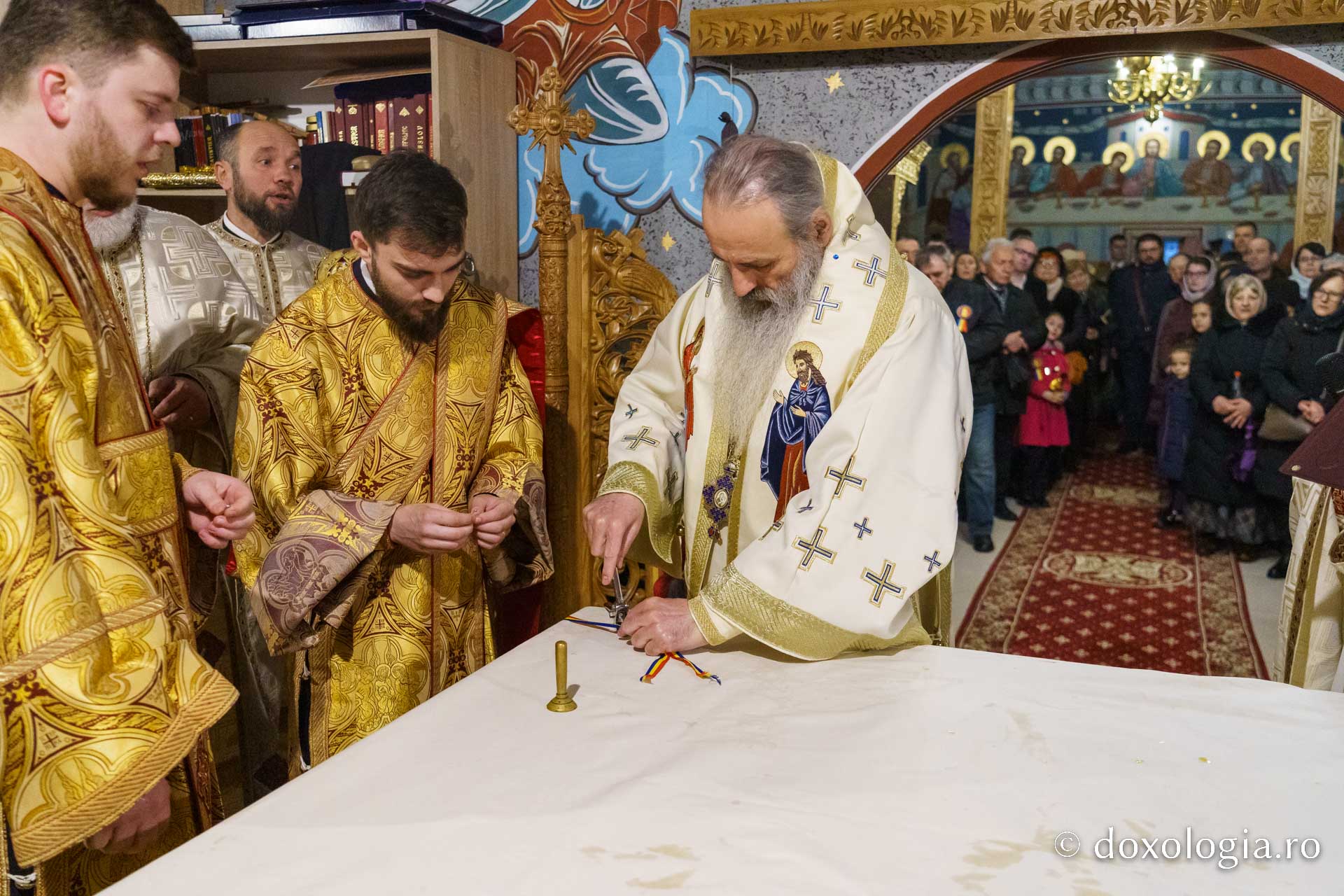 Militarii, în rugăciune în Duminica Sfintei Maria Egipteanca, Capela militară din Piatra Neamț, resfințită de IPS Teofan