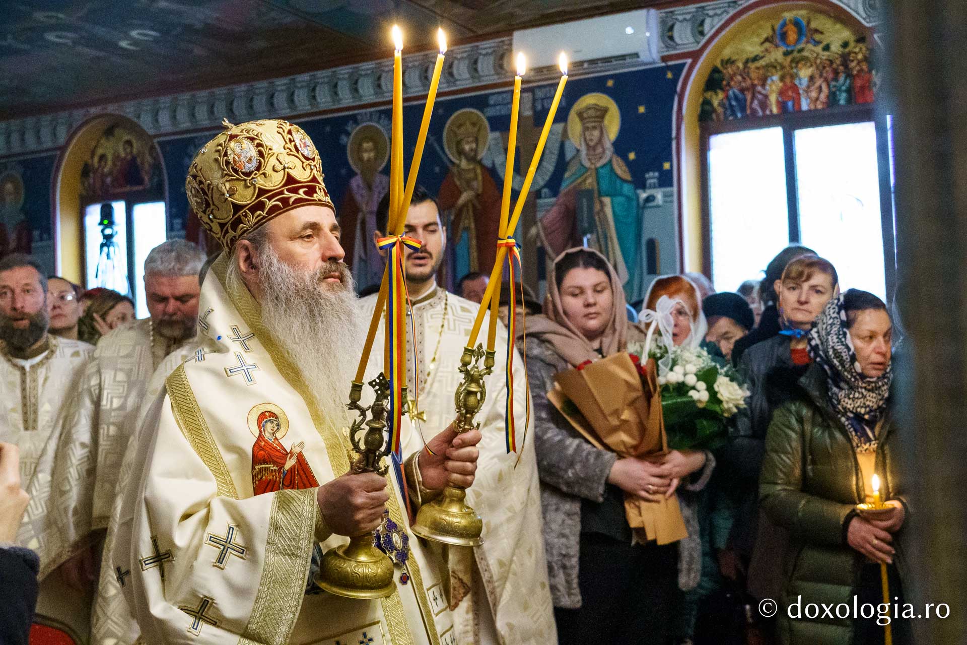 Militarii, în rugăciune în Duminica Sfintei Maria Egipteanca, Capela militară din Piatra Neamț, resfințită de IPS Teofan