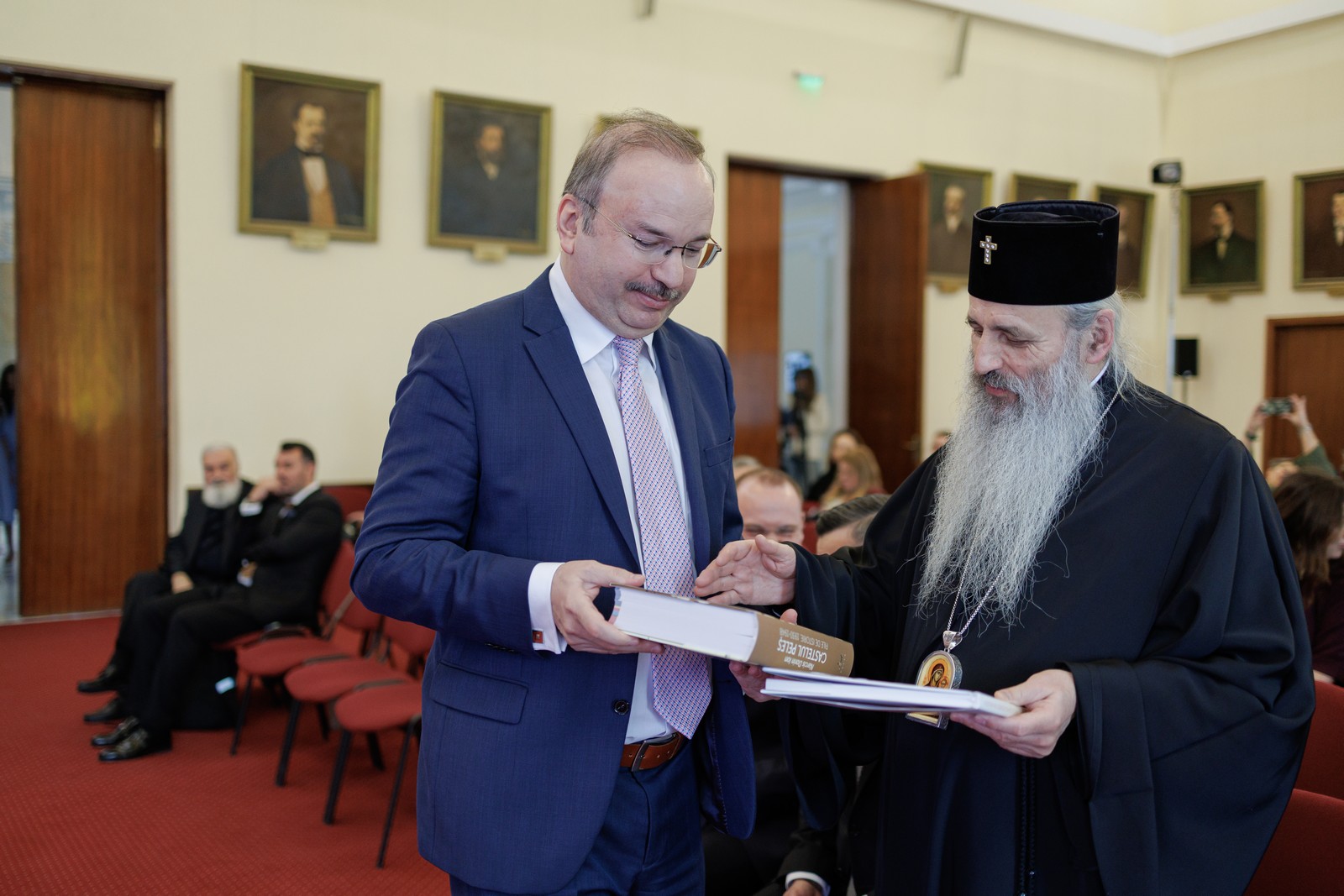 expoziția „Anatomia Luminii” Primăria Iași