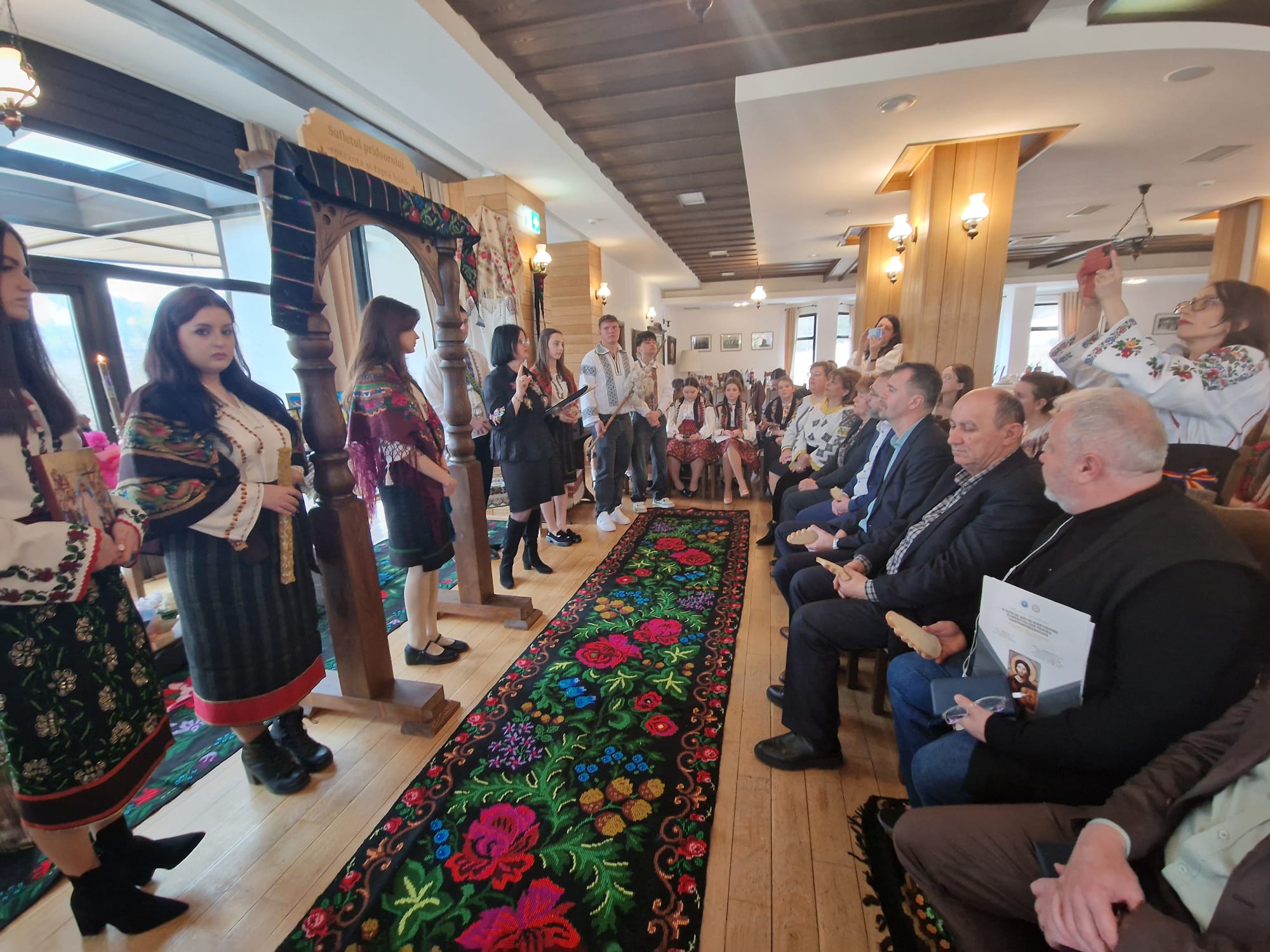 Sucevița, gazda Concursului Național „Sufletul pridvorului – speranța și fapta bună”