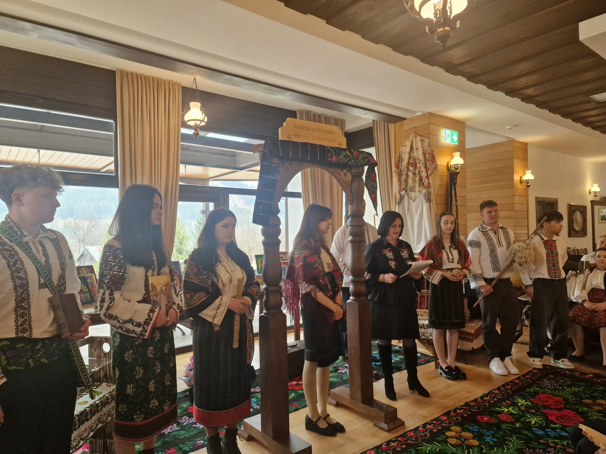 Sucevița, gazda Concursului Național „Sufletul pridvorului – speranța și fapta bună”