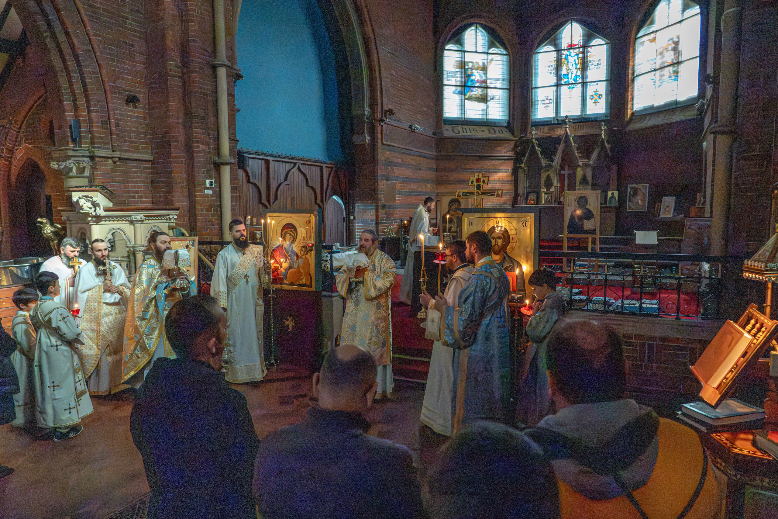 PS Nichifor Botoșăneanul a vizitat comunitățile românești din Marea Britanie