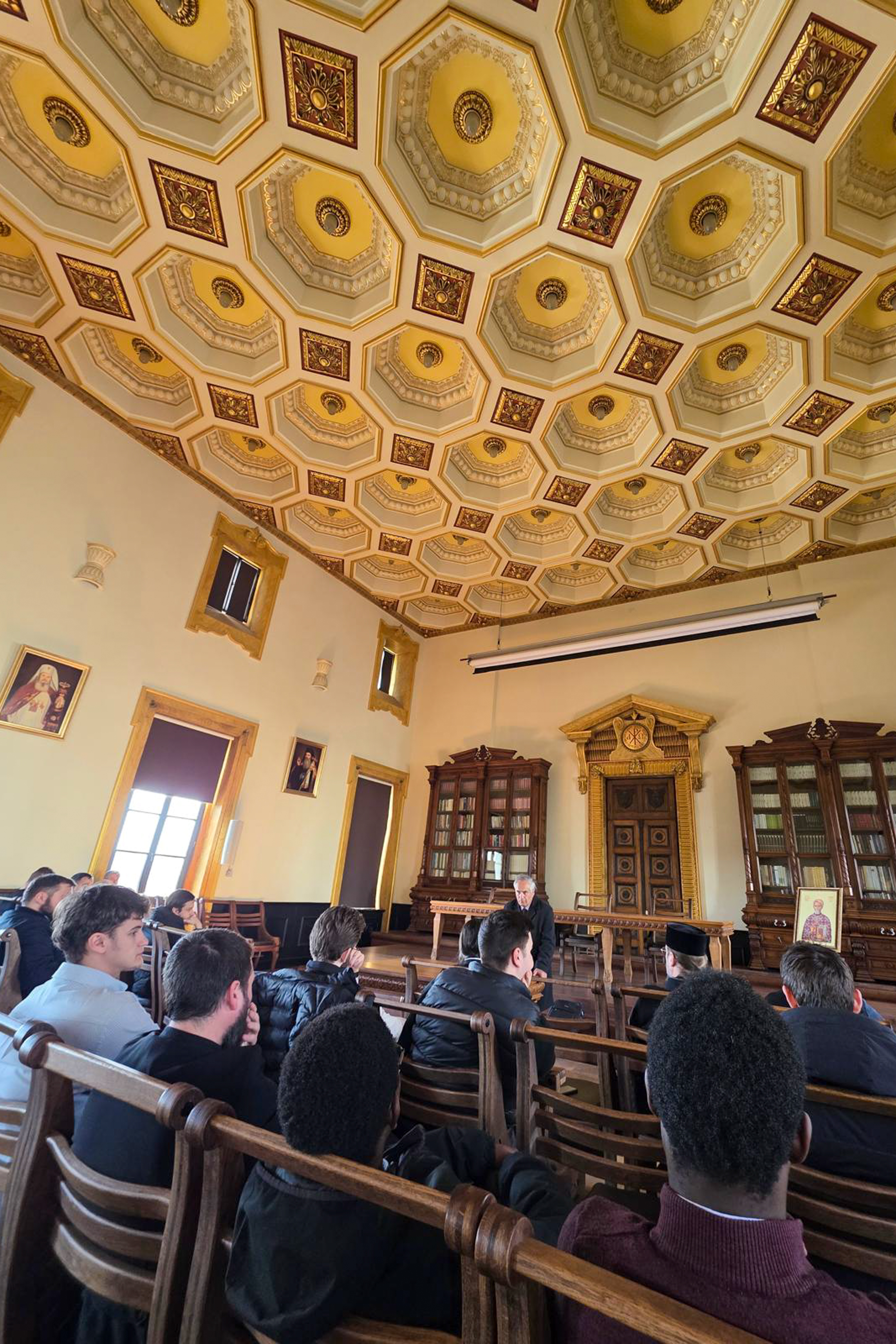 Conștiința canonică ieri și astăzi – temă de reflecție academică la Iași