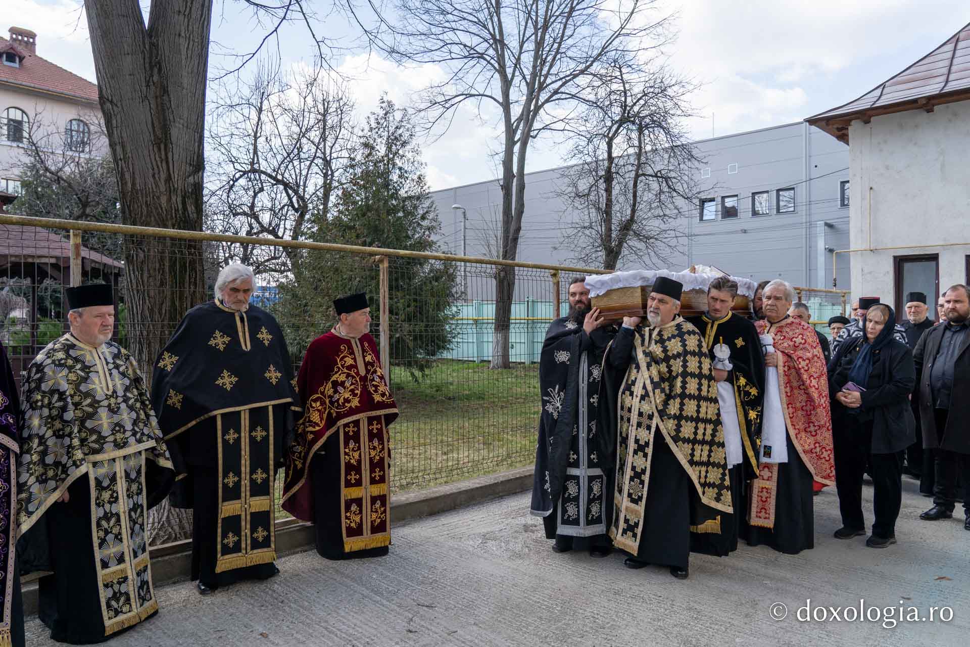 Părintele Gavril Damian a fost înmormântat la Botoșani