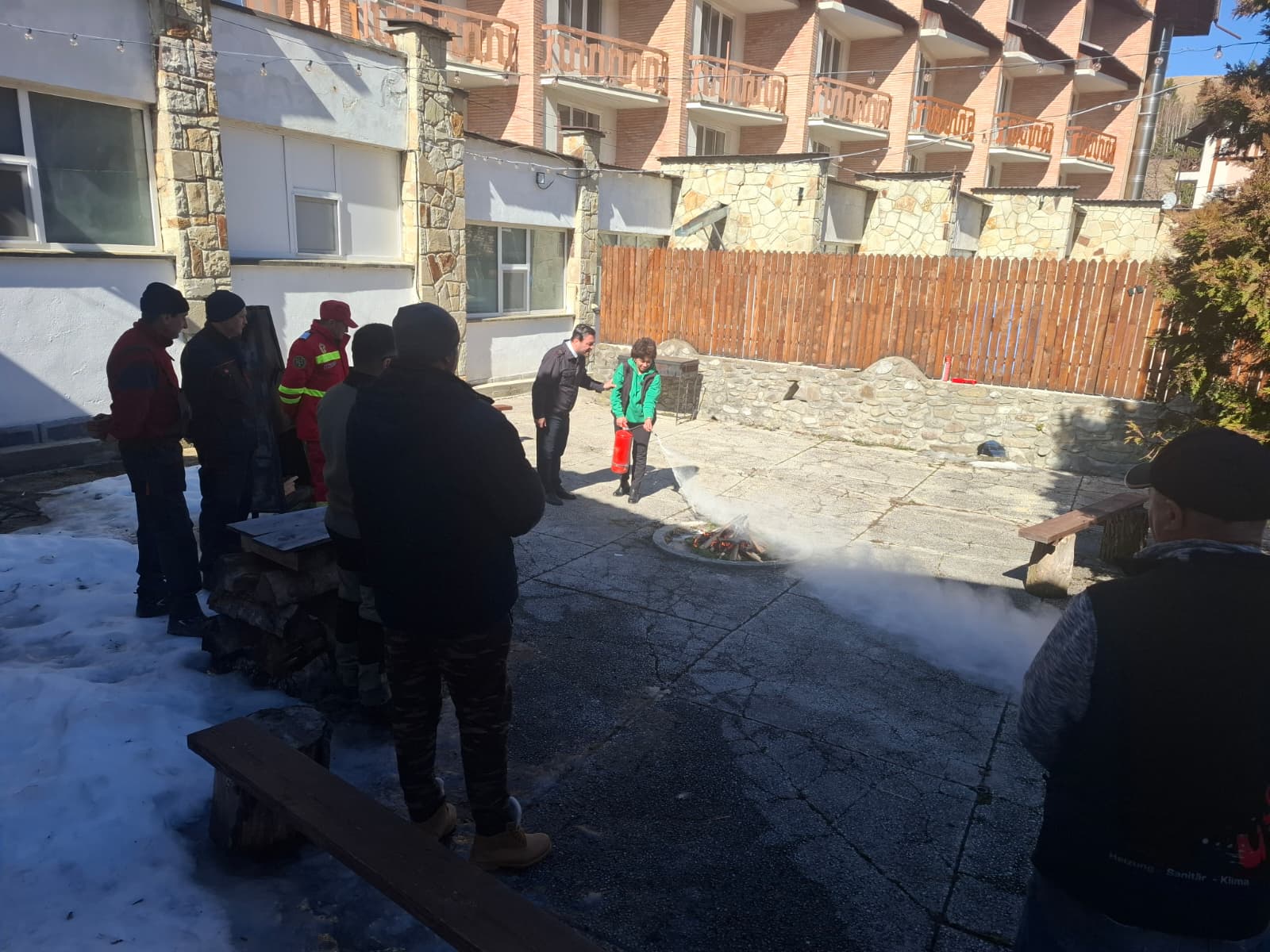 Instruire PSI-SU pentru personalul de la „Casa Pelerinul” din Durău