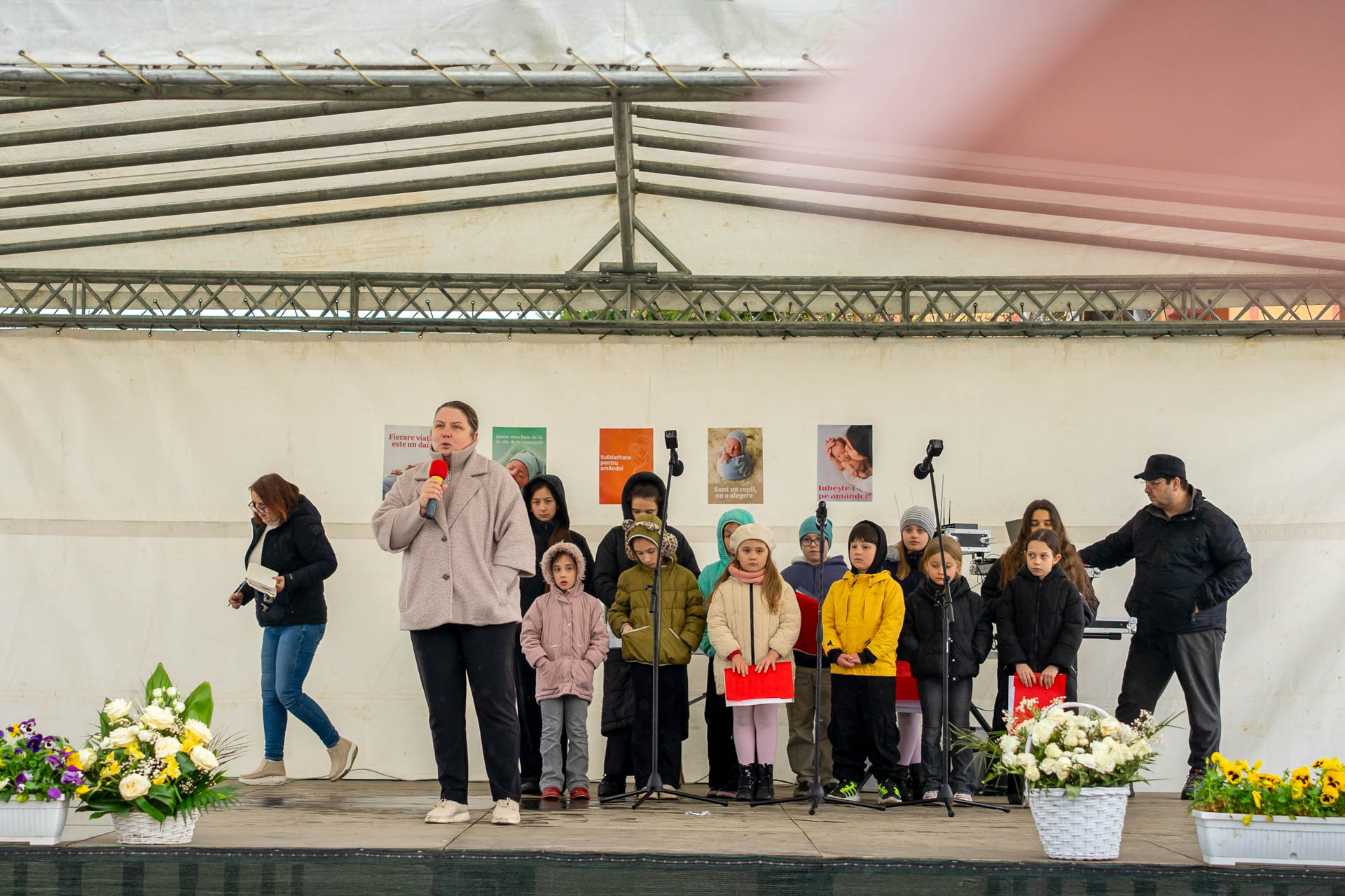 Peste 120 de persoane au participat la Marșul pentru Viață din Miroslava