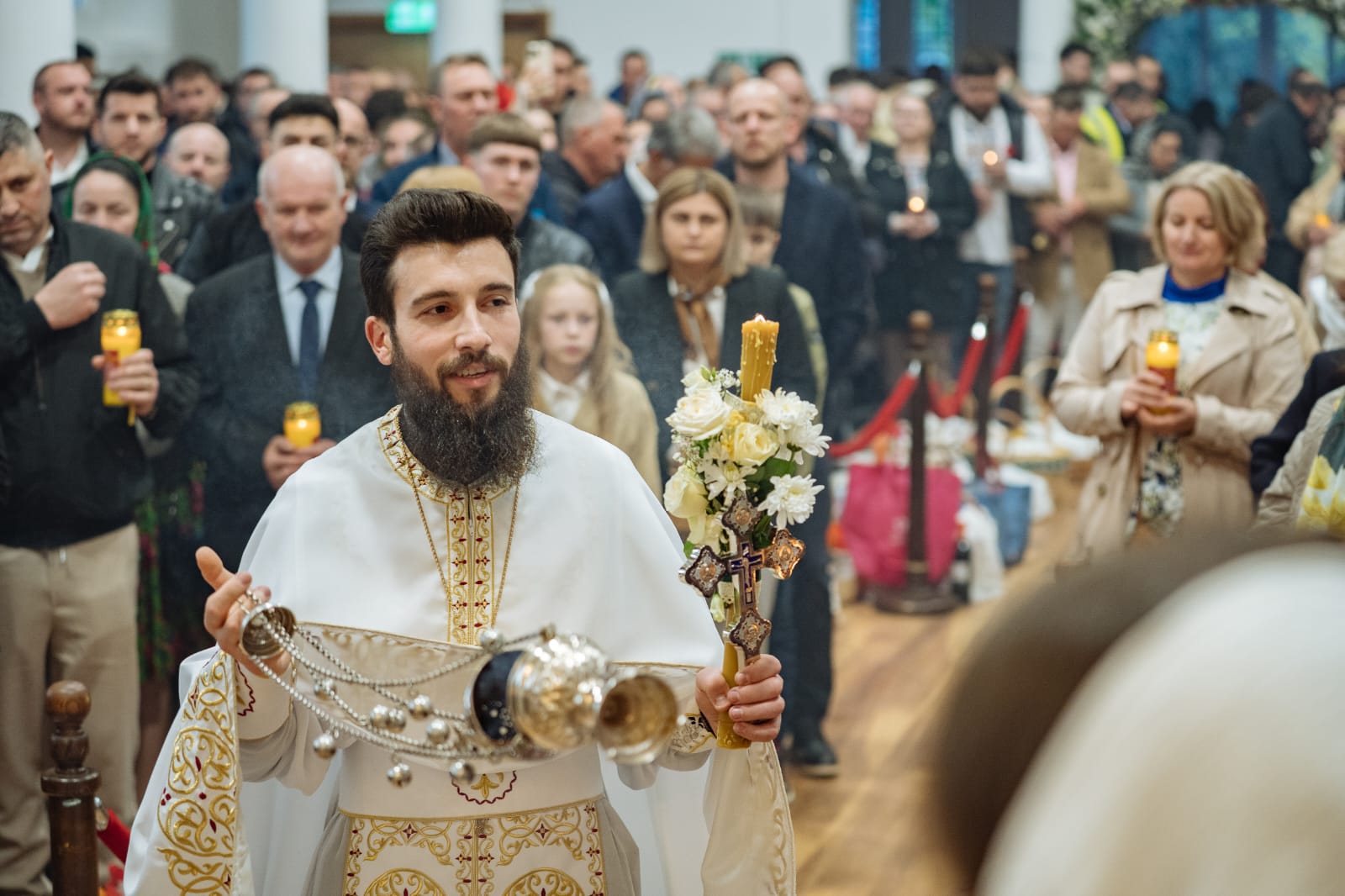 Preotul de pe șantier: Povestea părintelui Nicolae, care zidește suflete în pauza de masă — „Nu suntem singuri printre străini dacă Îl avem pe Hristos cu noi”