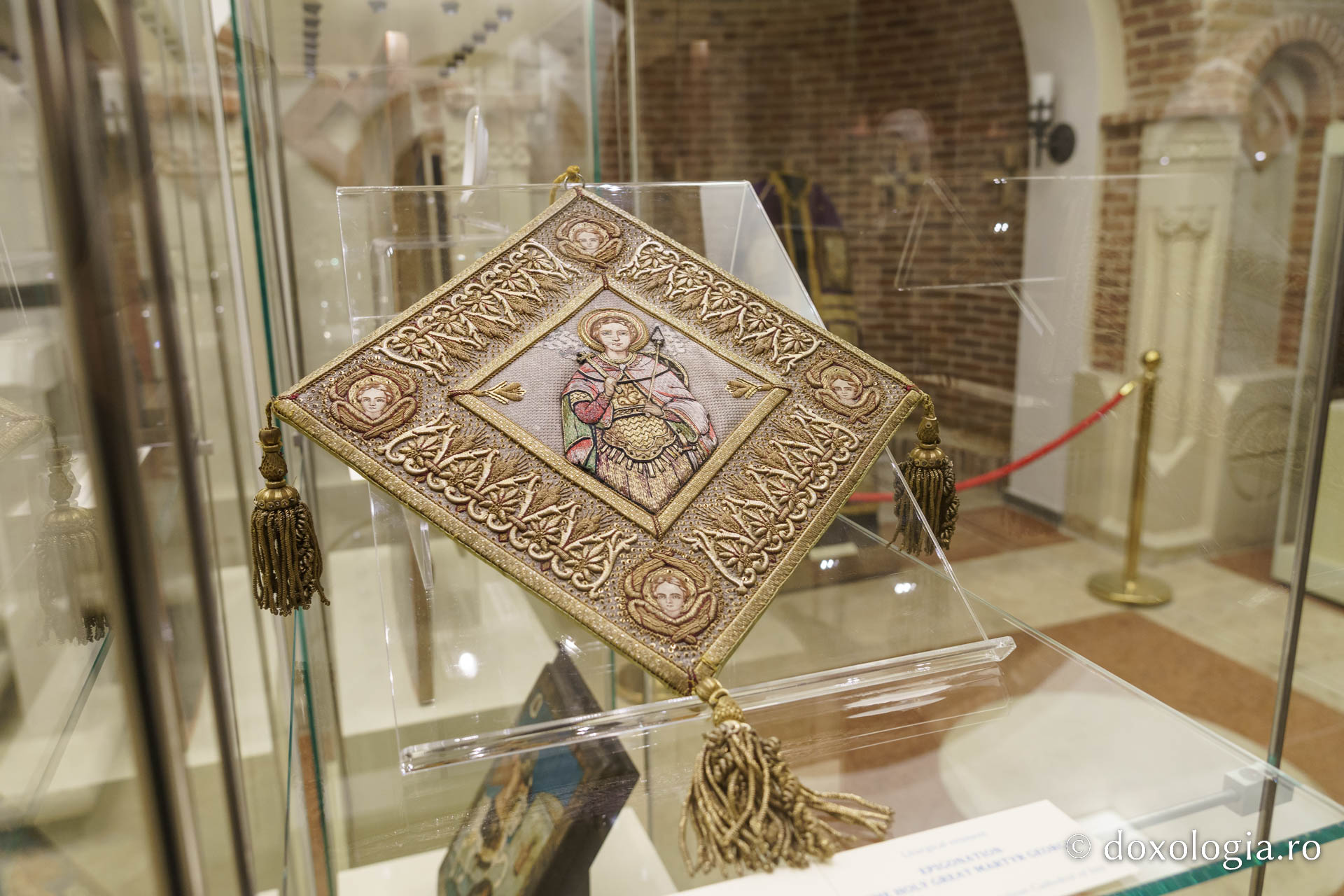 La Muzeul Mitropolitan din Iași puteți vizita în această perioadă Expoziția „Apărători ai credinței – sfinții militari și vocația slujirii”