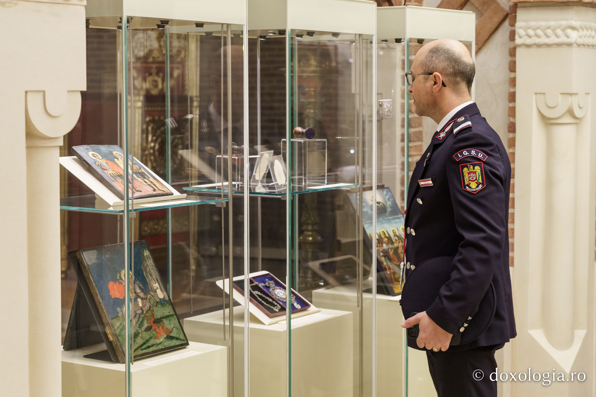 La Muzeul Mitropolitan din Iași puteți vizita în această perioadă Expoziția „Apărători ai credinței – sfinții militari și vocația slujirii”