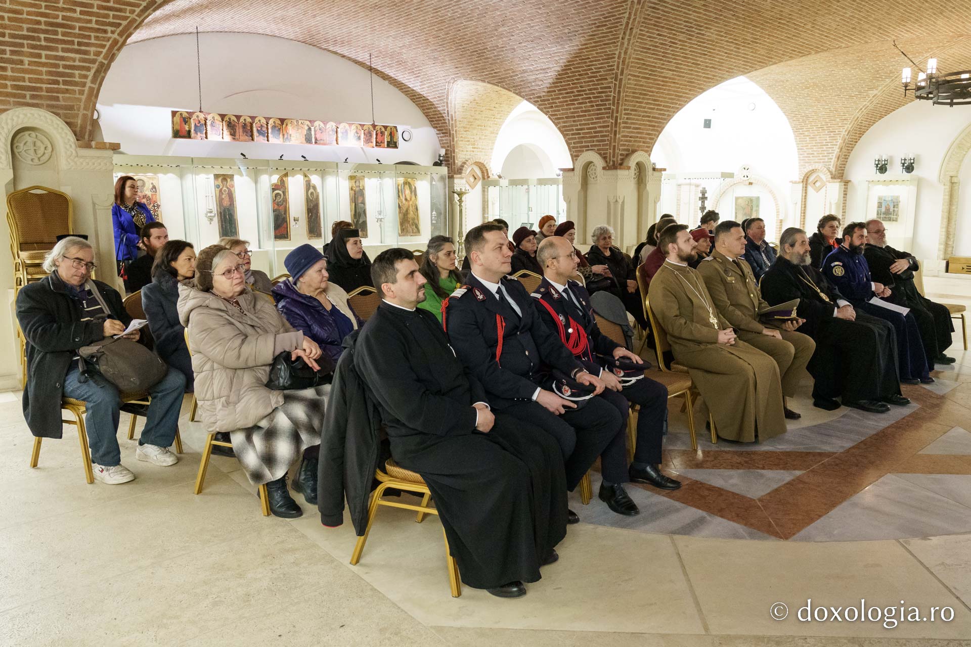 La Muzeul Mitropolitan din Iași puteți vizita în această perioadă Expoziția „Apărători ai credinței – sfinții militari și vocația slujirii”