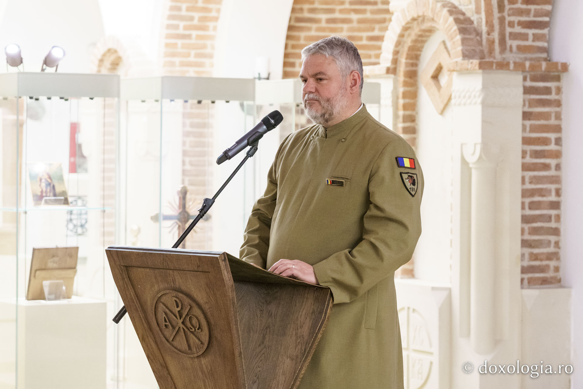 La Muzeul Mitropolitan din Iași puteți vizita în această perioadă Expoziția „Apărători ai credinței – sfinții militari și vocația slujirii”