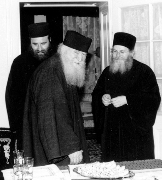 Starețul Efrem Vatopedinul la Mănăstirea Pasărea, de vorbă cu Părintele Macarie Duhovnicul